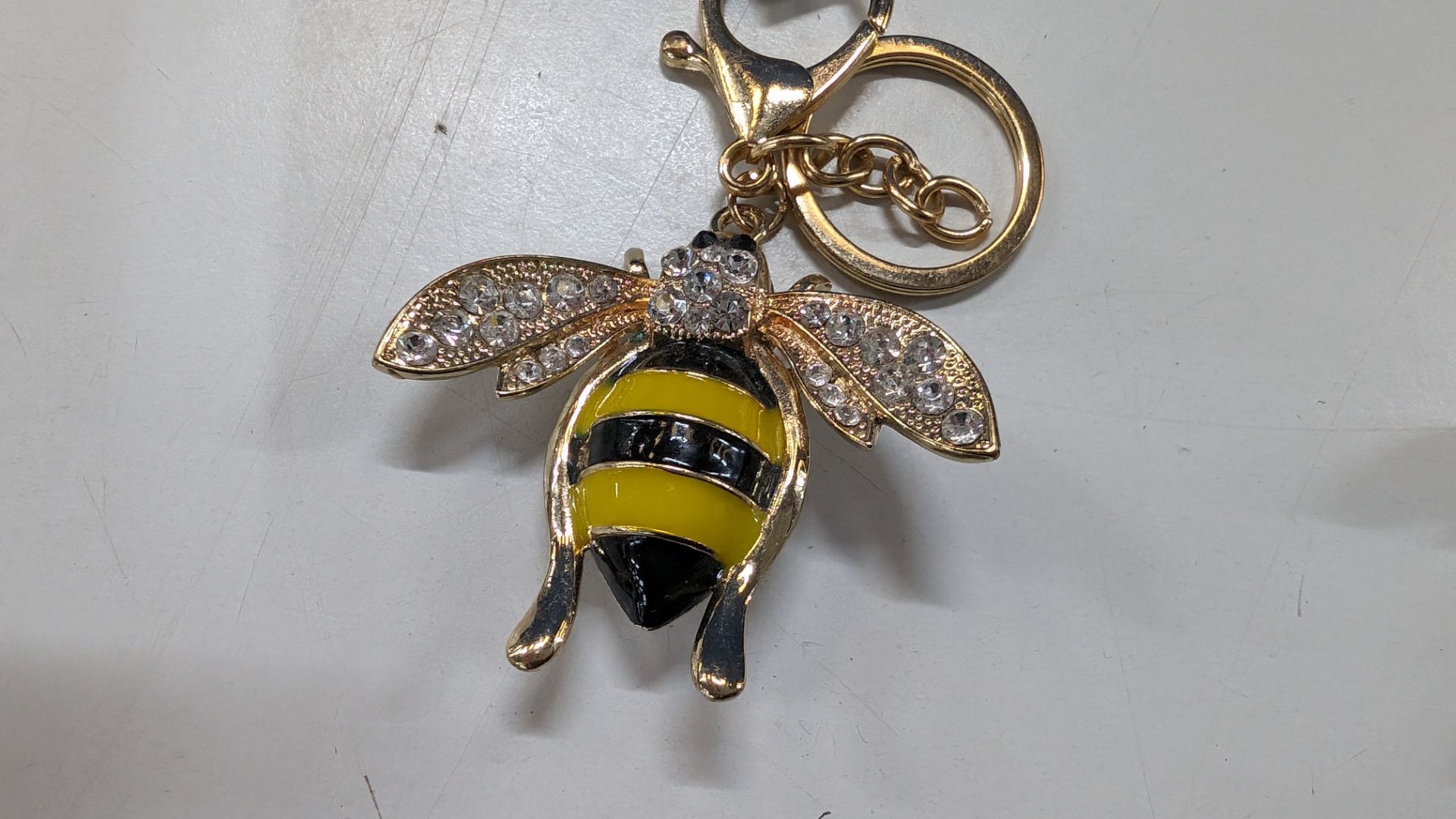 4 off highly decorative bee keyrings - Image 3 of 6
