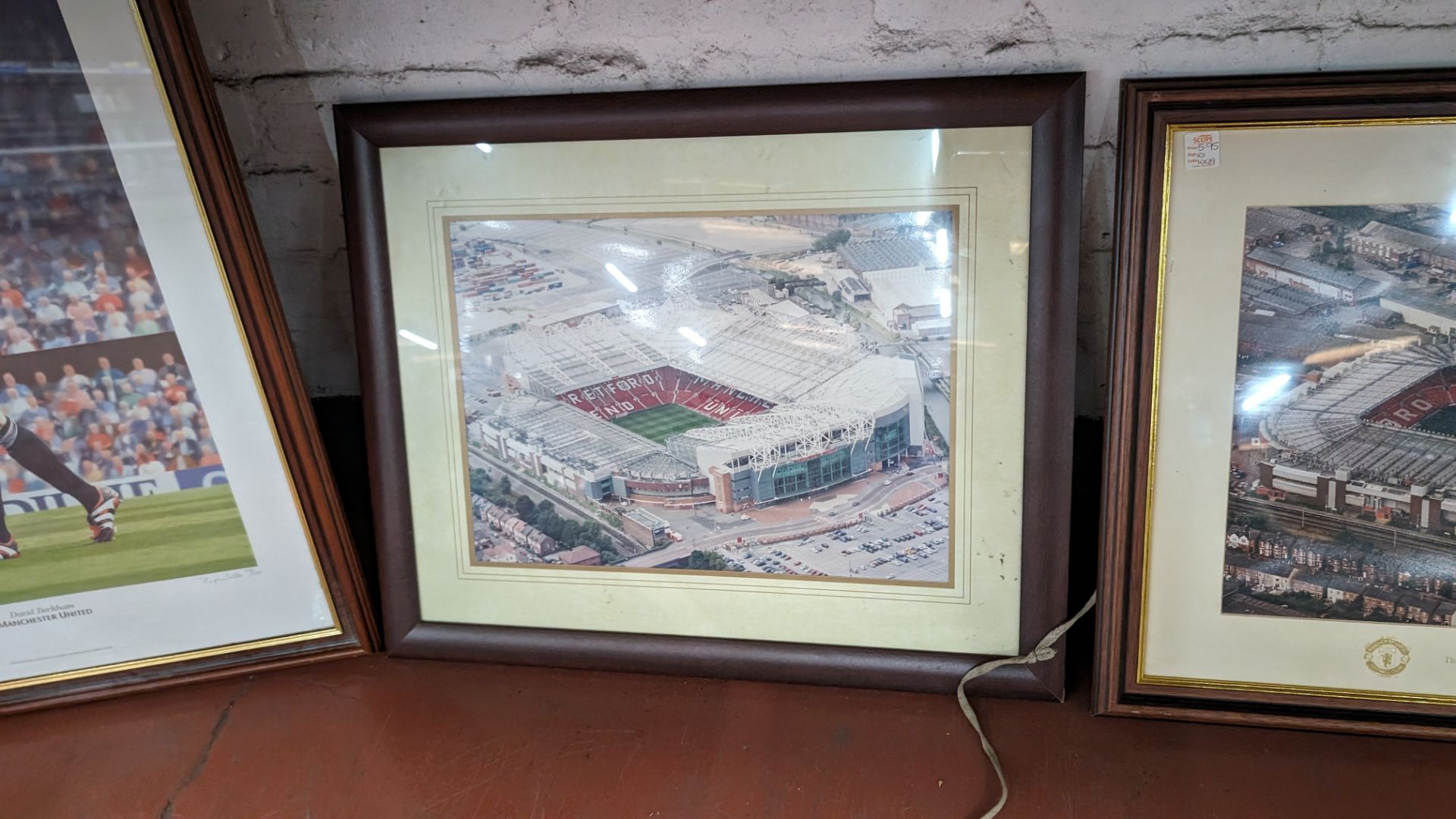 5 off football related framed photos, comprising 4 photographs relating to Manchester Utd & 1 relati - Image 5 of 11