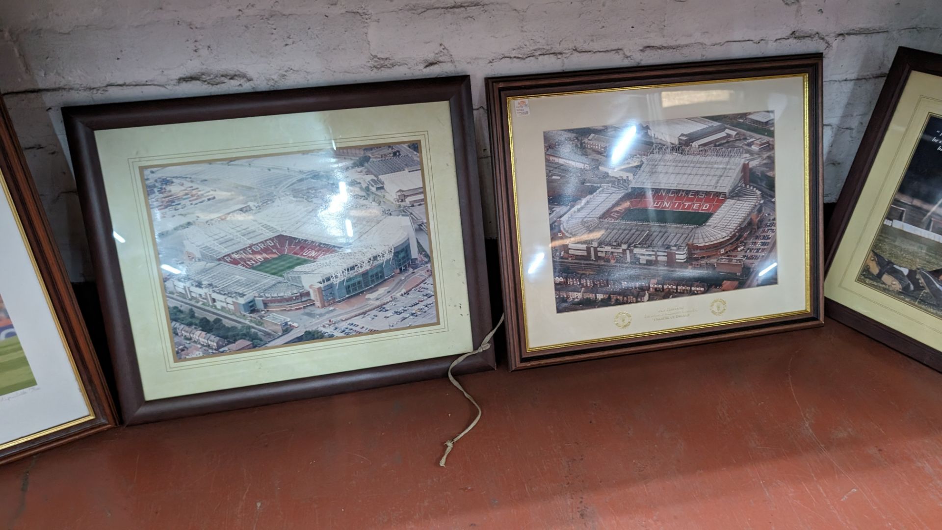 5 off football related framed photos, comprising 4 photographs relating to Manchester Utd & 1 relati - Image 9 of 11