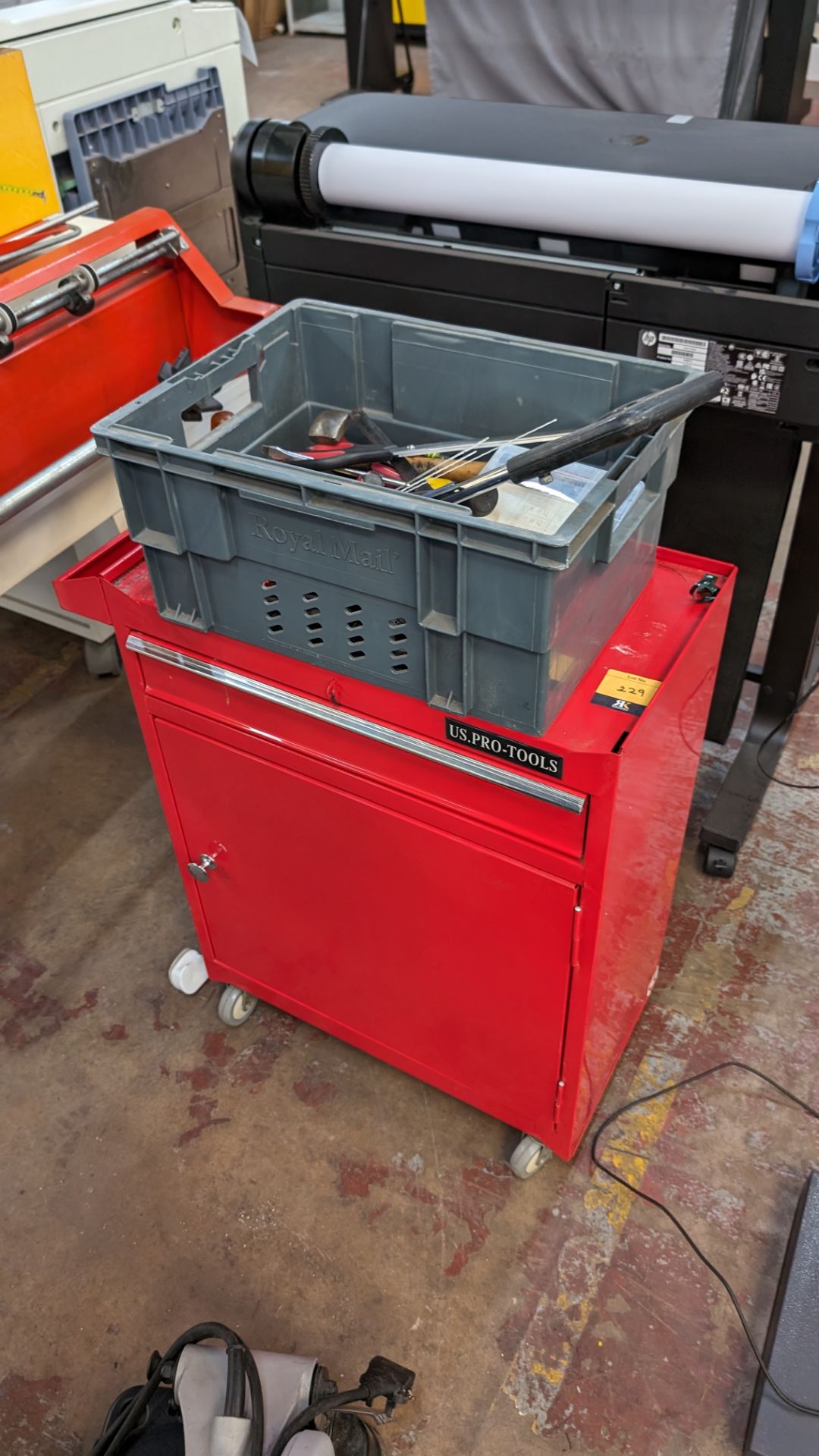Red metal mobile cabinet with cupboard section & drawer above, including all tools within & above as - Image 8 of 8