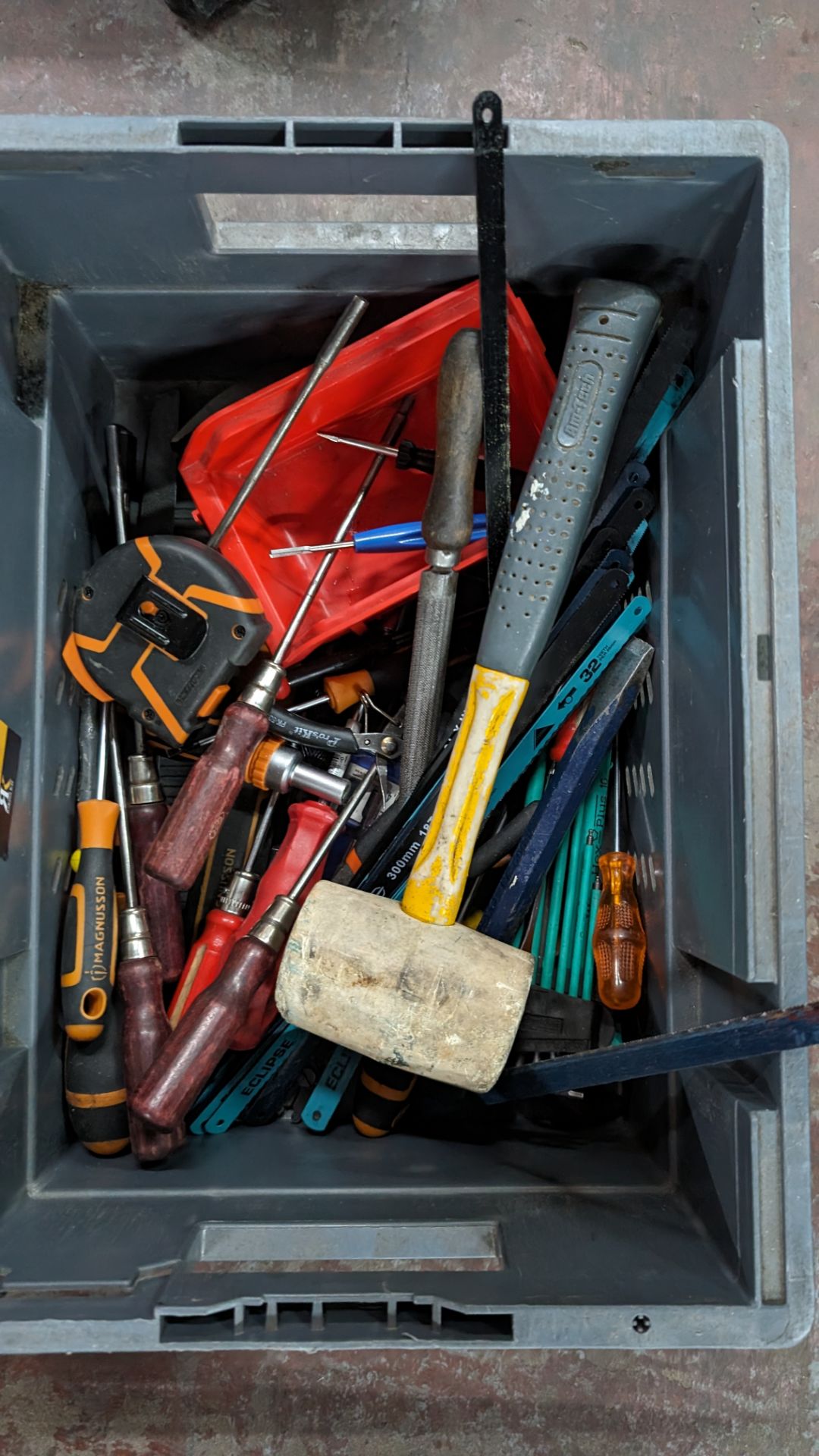 The contents of a crate of Allen keys, hand tools & more - Bild 3 aus 5