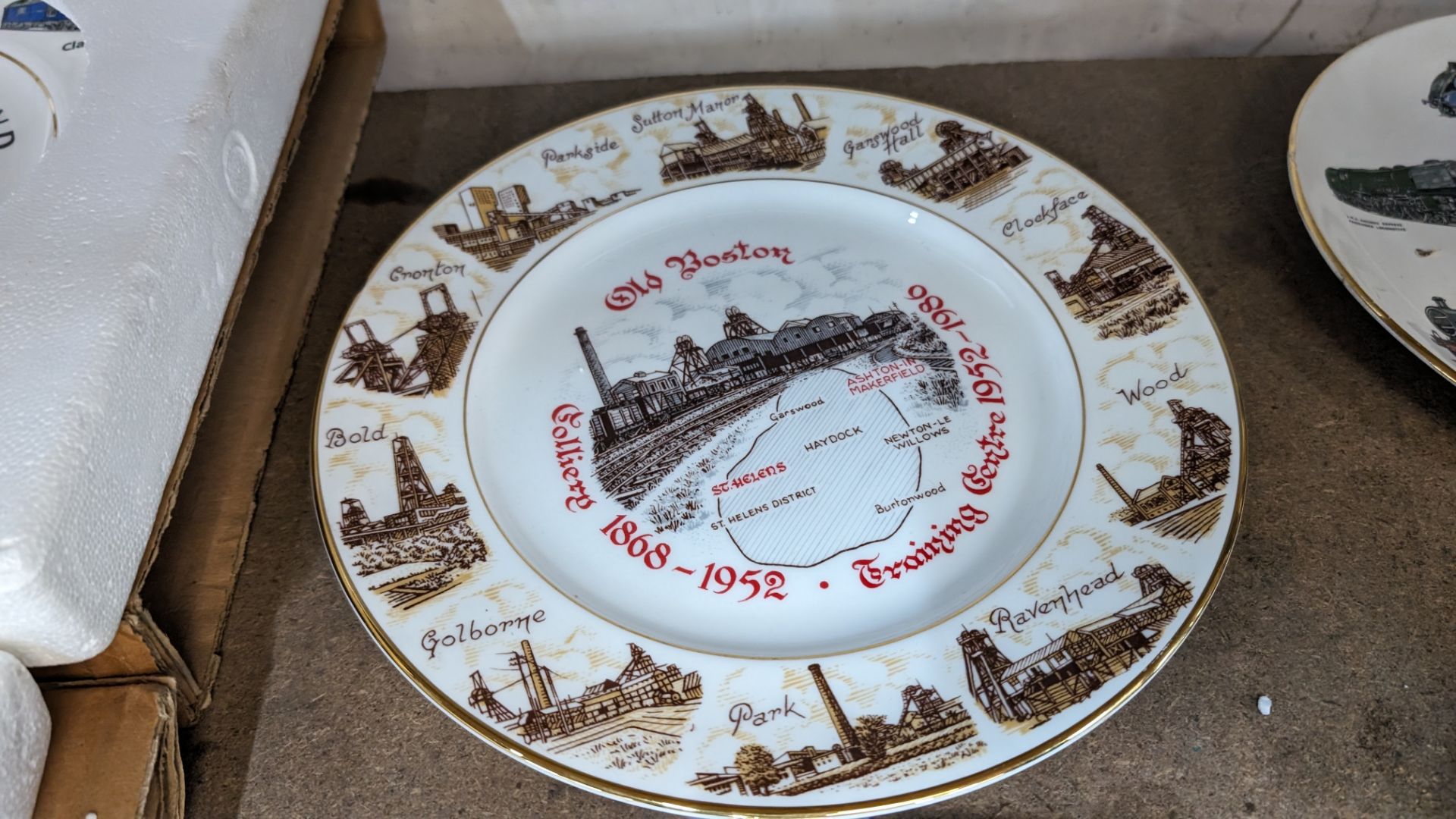 2 off Edwardian decorative plates - Image 8 of 8