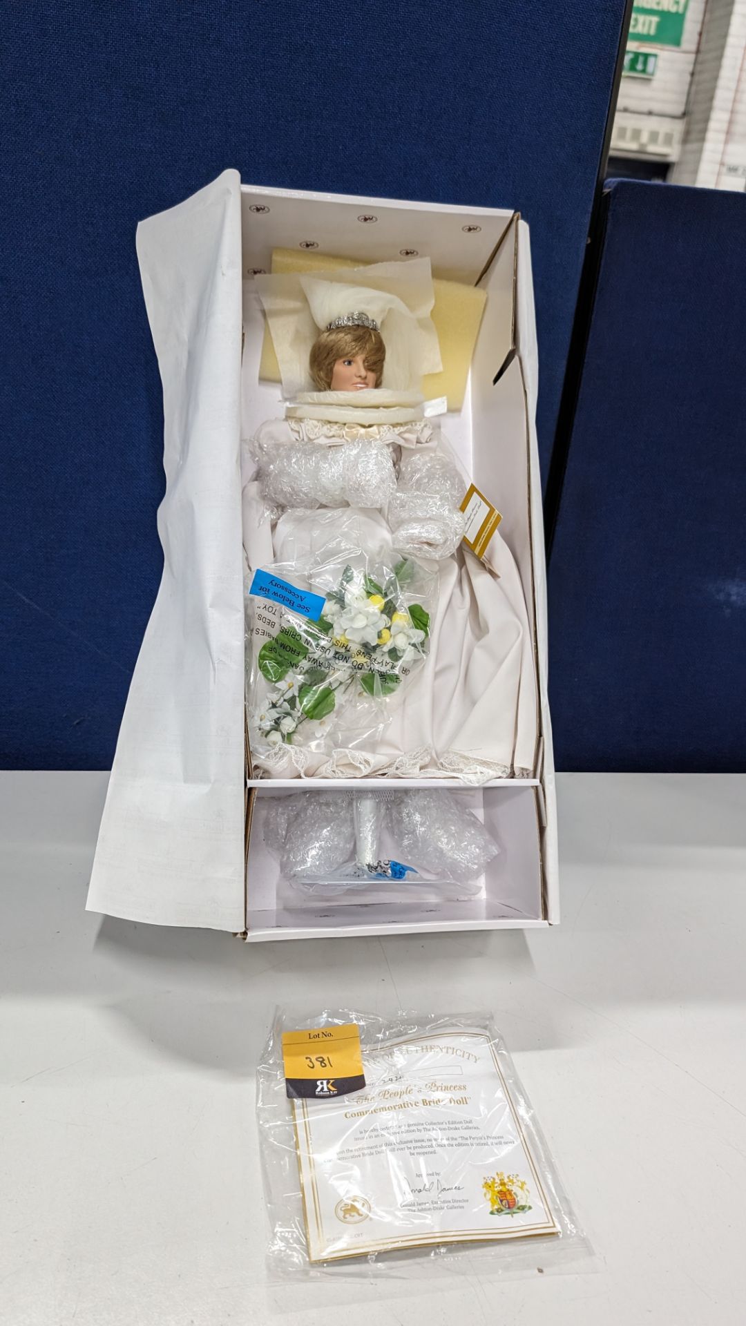 Ashton-Drake Galleries The People's Princess commemorative bride doll - Princess Diana