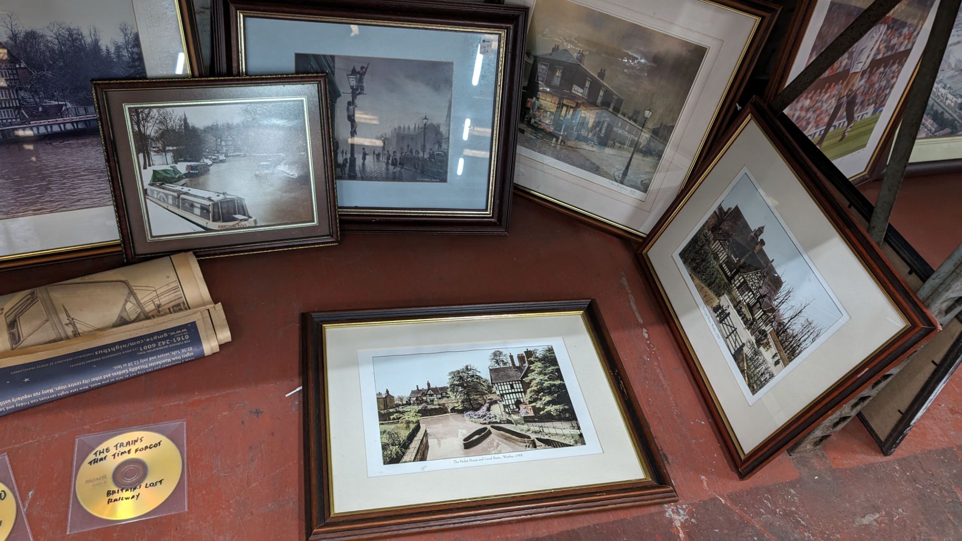 The contents of a bay of scenic photographs & other items - 10 framed items plus quantity of assorte - Image 9 of 12