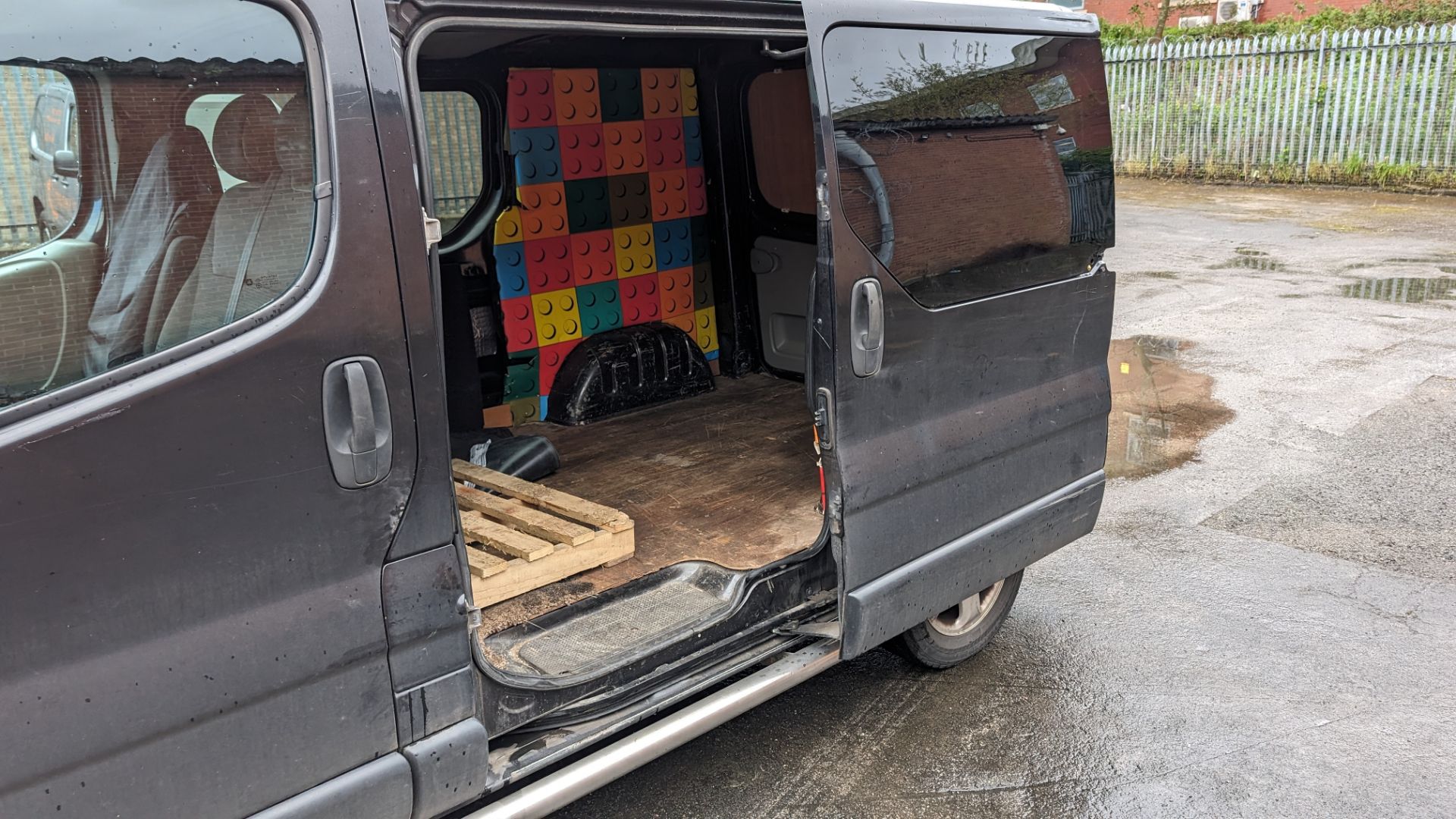 DV12 EHP Vauxhall Vivaro 2700 Sportive CDTi panel van with side windows, 6 speed manual gearbox, 199 - Image 27 of 38