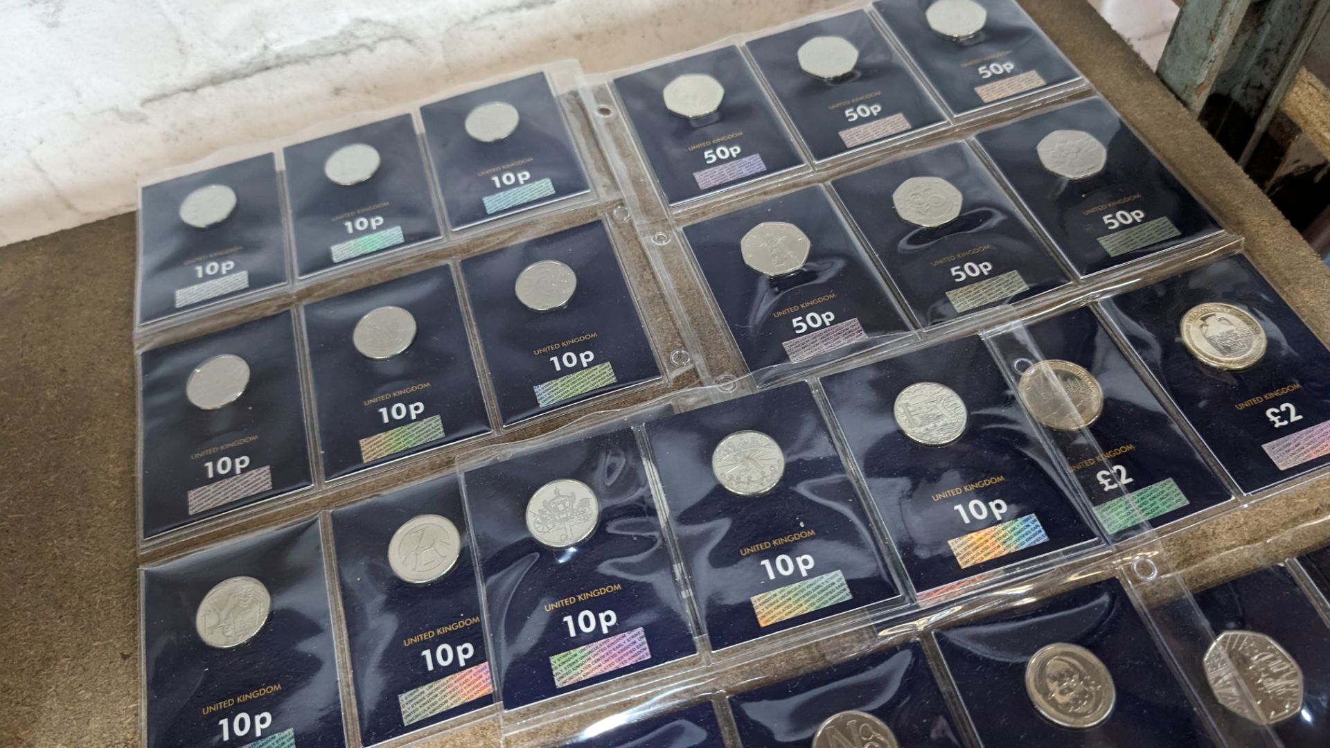 Quantity of 2019 Change Checker commemorative coins in 5 sheets, comprising 44 coins in total - Bild 14 aus 14