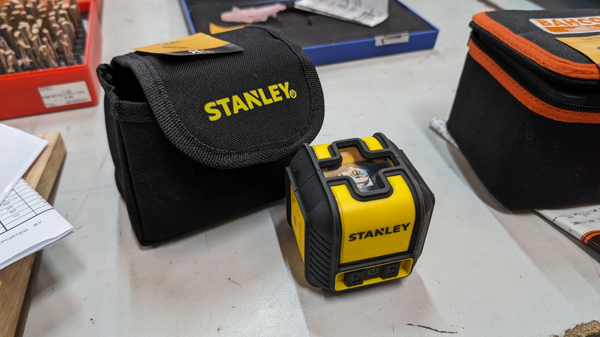 Stanley Cubix cross beam laser level model STHT77499-1 in case