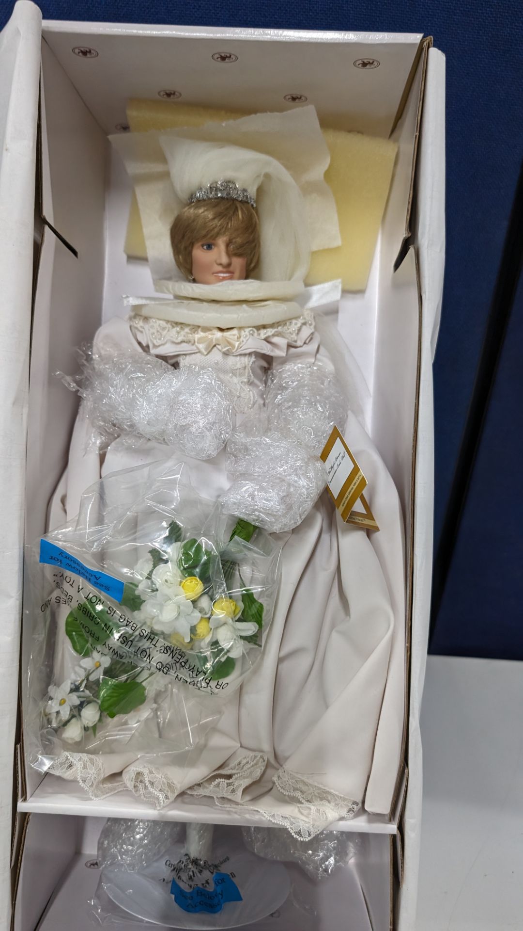 Ashton-Drake Galleries The People's Princess commemorative bride doll - Princess Diana - Image 3 of 10