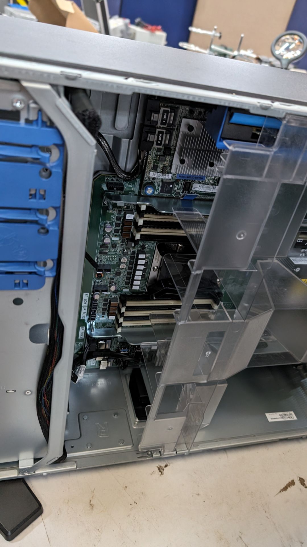 HP Proliant ML350 Gen 10 server including hot swap hard drives - Image 16 of 17