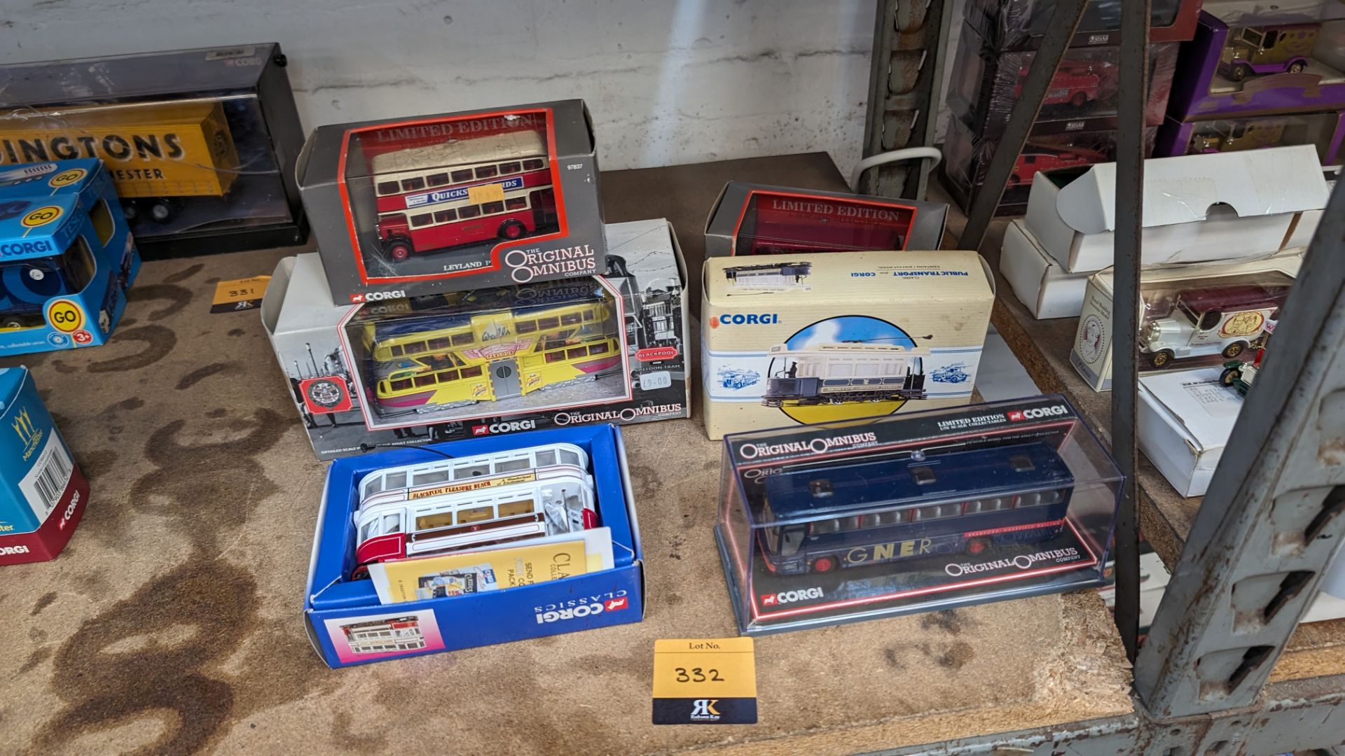 6 assorted model trams & buses - Bild 3 aus 9