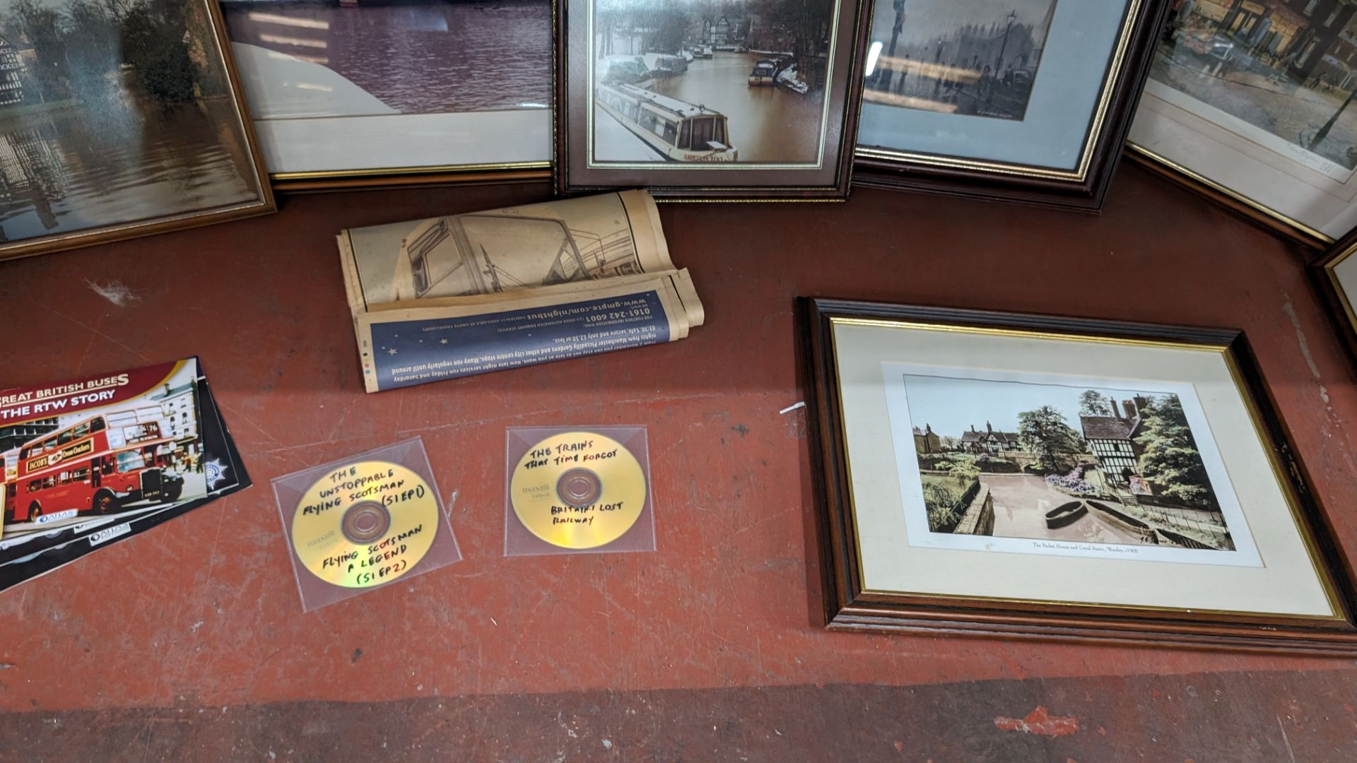 The contents of a bay of scenic photographs & other items - 10 framed items plus quantity of assorte - Image 8 of 12
