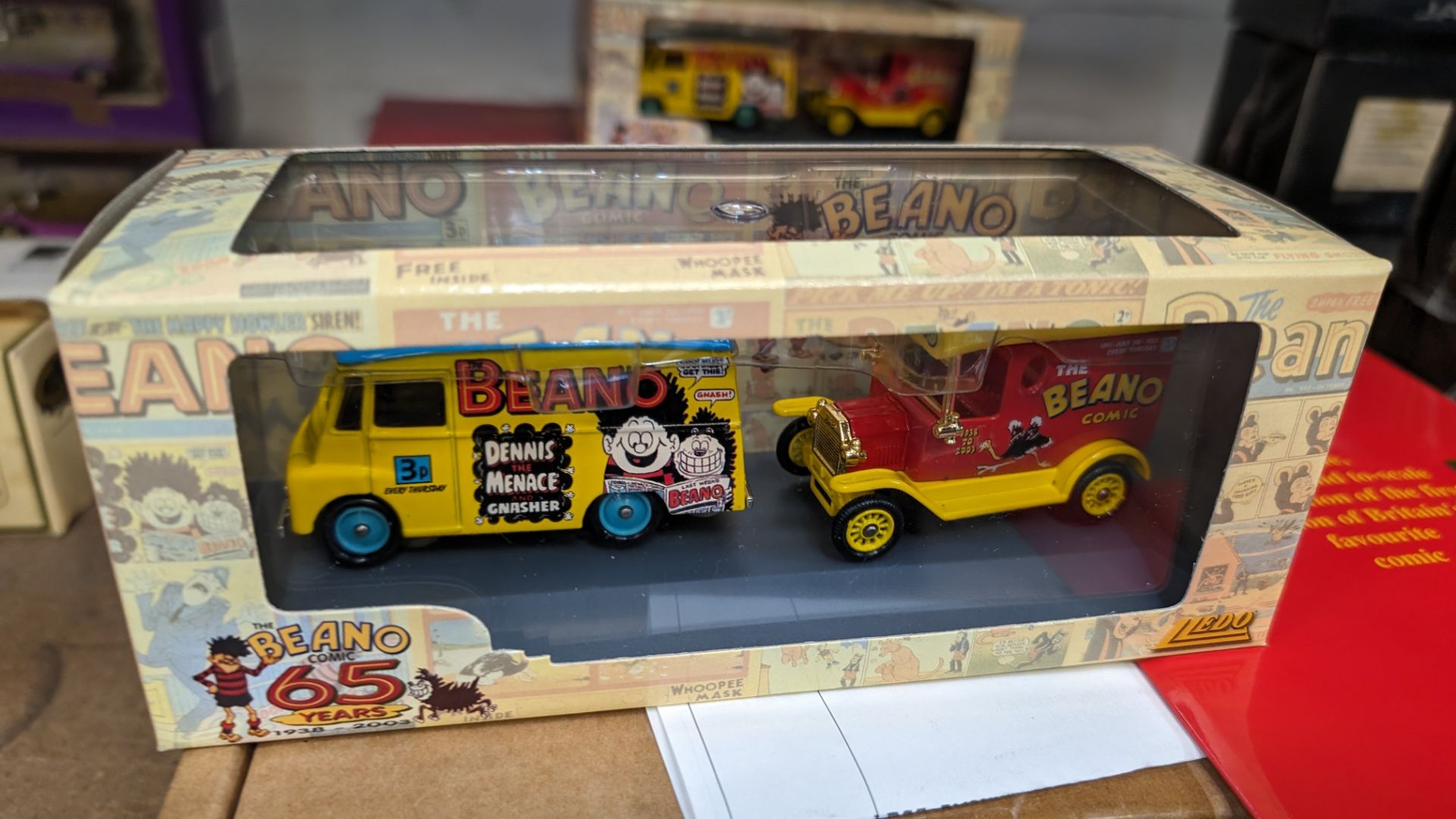 Beano 65th anniversary gift set including reproduction of the first edition of the comic plus 2 mode - Image 3 of 9