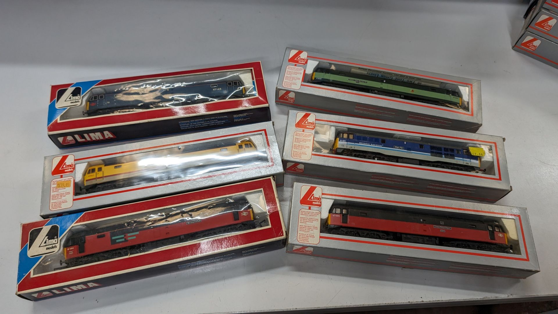 6 off Lima 00 assorted model trains - Image 7 of 10