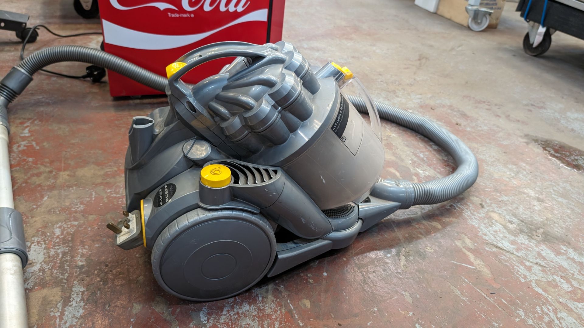 Dyson vacuum cleaner - Image 5 of 7