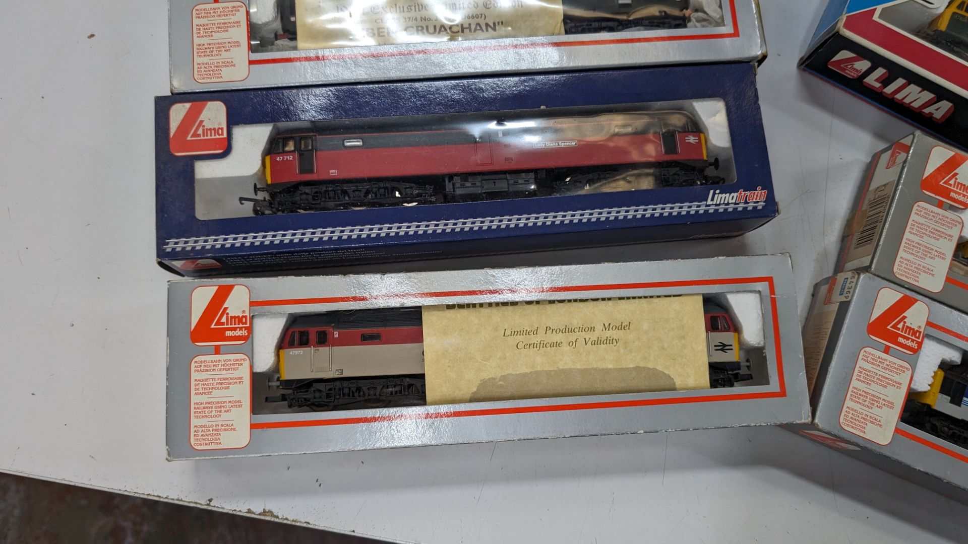 6 off Lima 00 assorted model trains - Image 2 of 10
