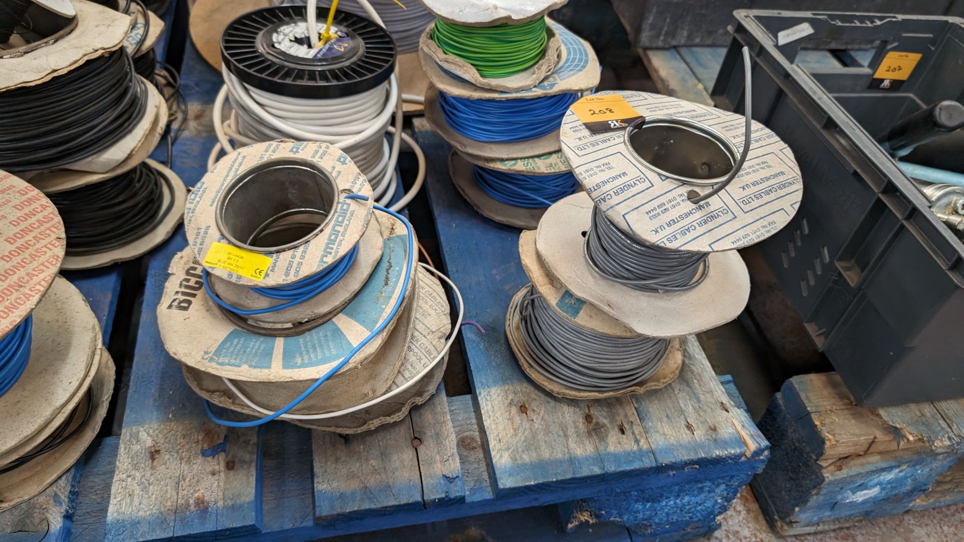 The contents of a pallet of electrical cable - Bild 3 aus 12