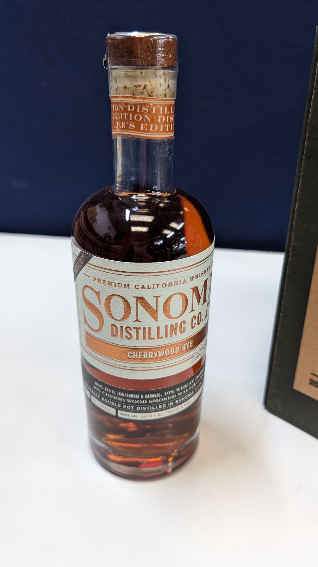 6 off 700ml bottles of Sonoma Cherrywood Rye Whiskey. In Sonoma branded box which includes bottling - Bild 2 aus 6