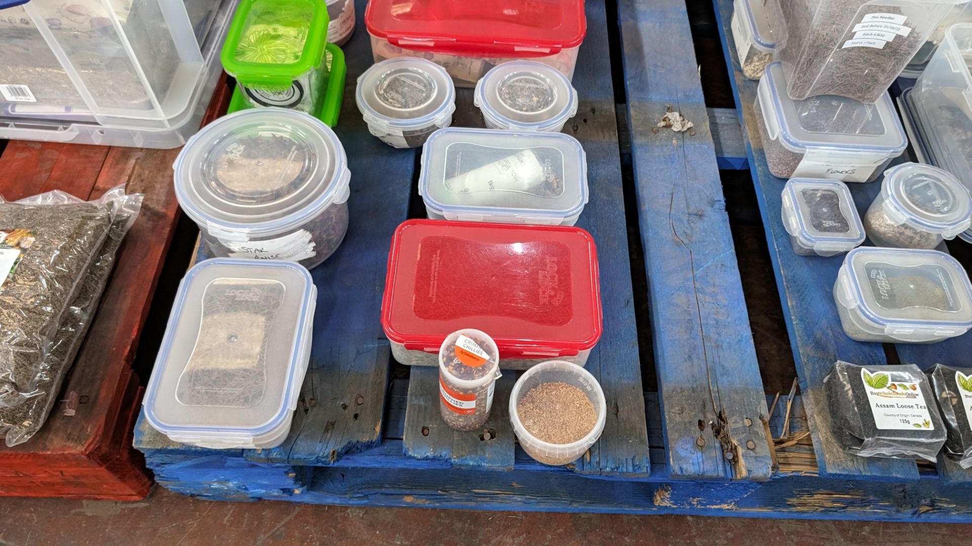 The contents of a pallet of assorted aromats and other dried ingredients, including the tubs/crates - Image 6 of 9