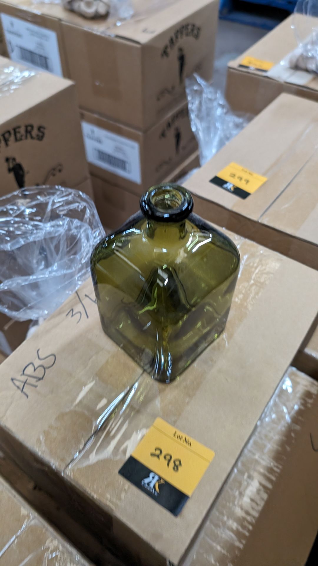 30 off 50cl/500ml green tinted glass bottles, each including a stopper. The bottles are boxed in si - Image 4 of 4