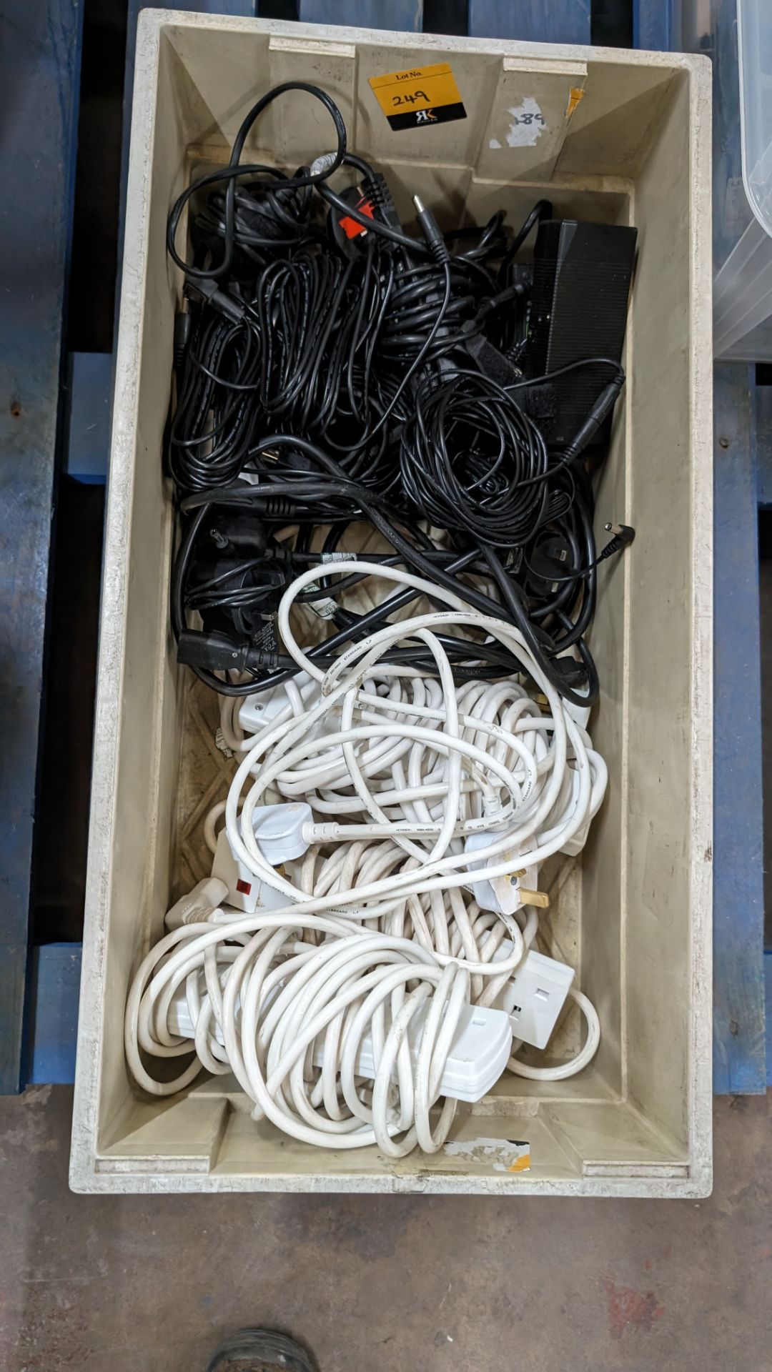 The contents of a crate of extension cables, power packs and more - Image 2 of 5