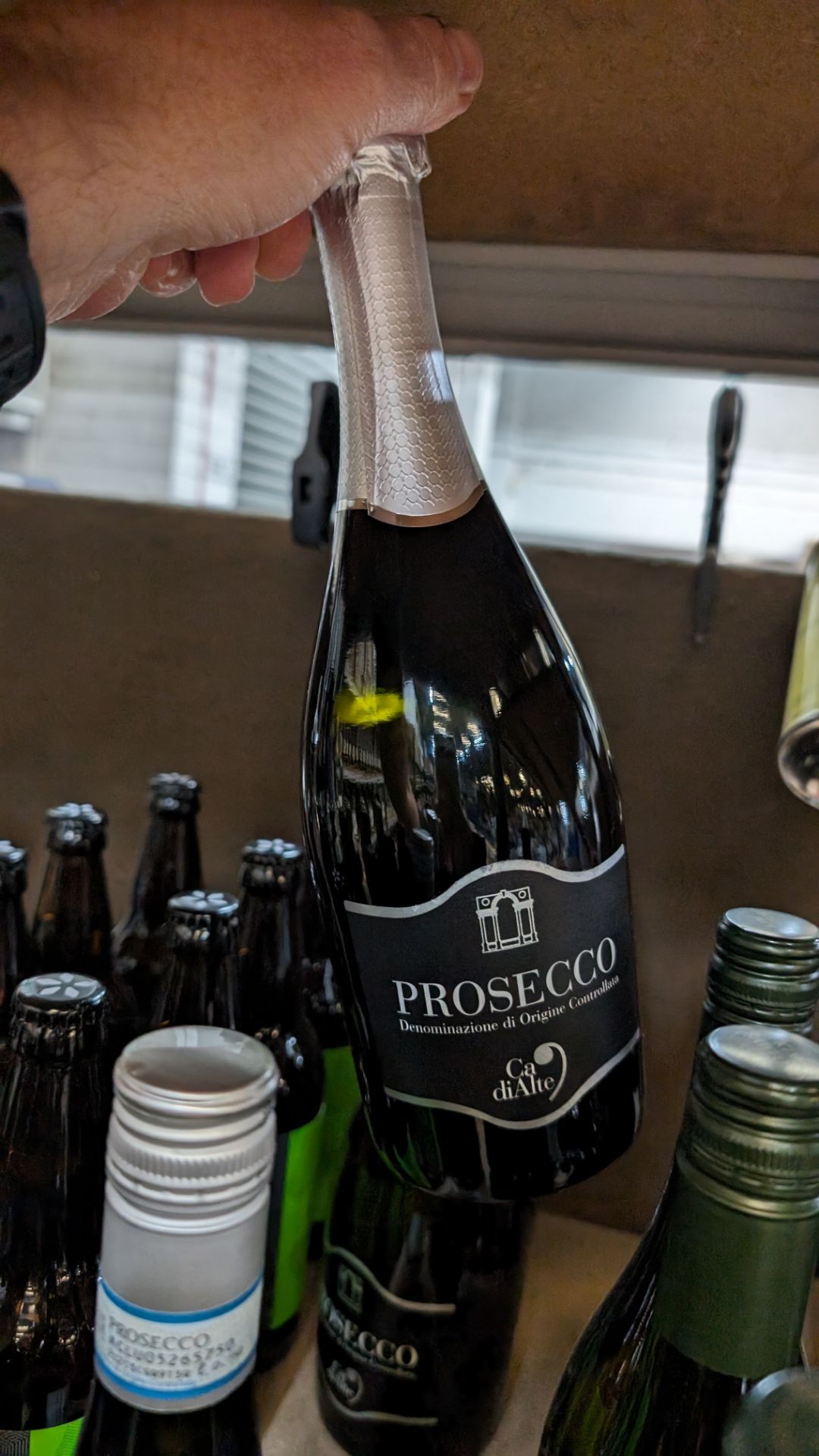 4 off assorted 750ml bottles of prosecco. This lot comprises 2 off bottles of Ca di Alte Extra Dry - Image 4 of 7