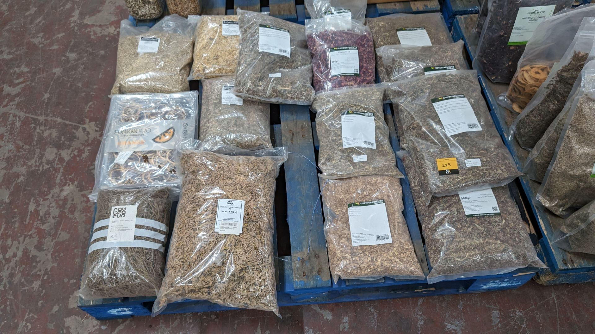 The contents of a pallet of assorted aromats, herbs and spices. NB: Please note many of these ite - Image 2 of 10