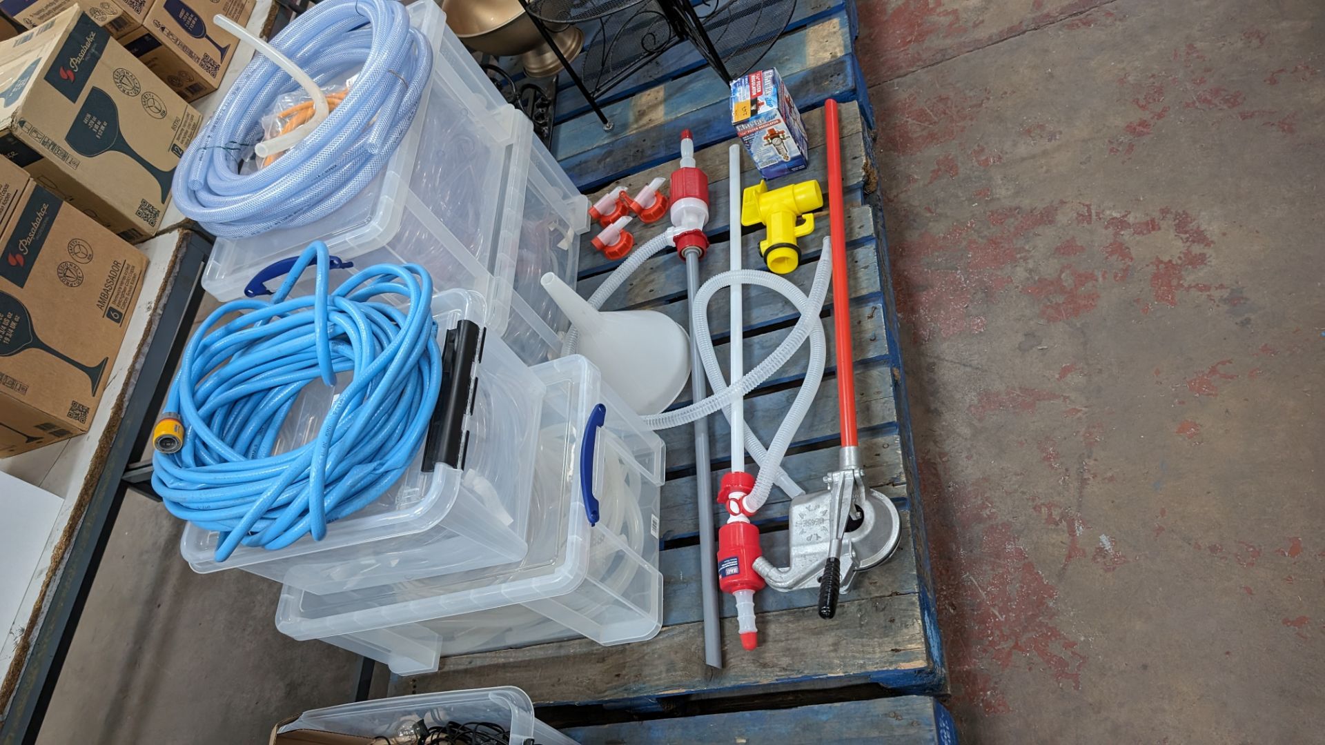 The contents of a pallet of hose, pumps and related items. NB: Plastic crates excluded - Bild 8 aus 8