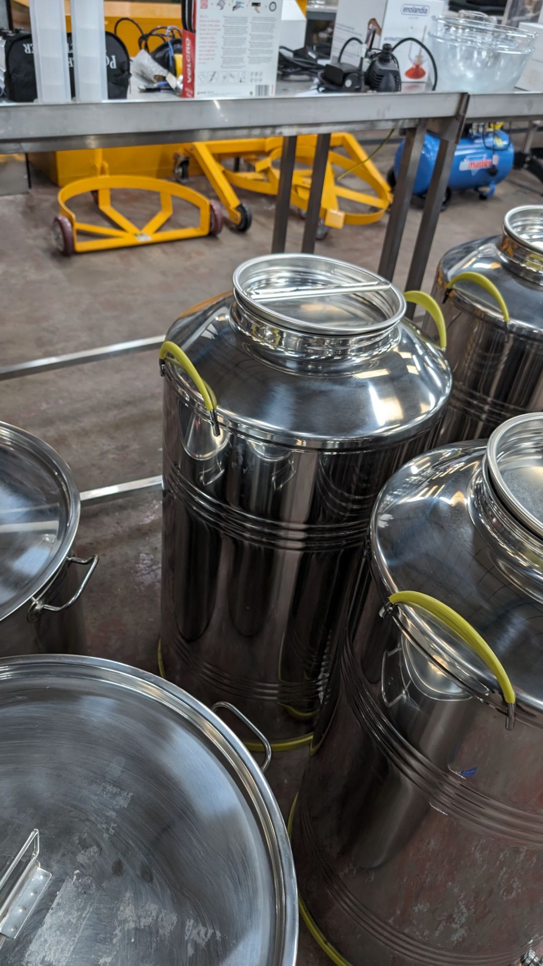 4 of 100L stainless steel milk churns, each with their own lid - Image 10 of 12