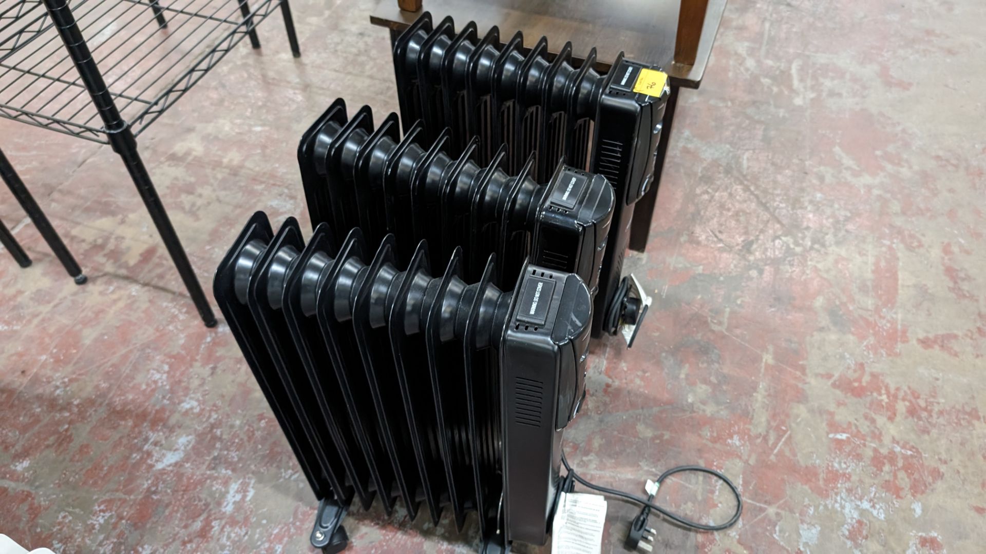 3 off VonHaus 2000W black radiators - Image 4 of 8