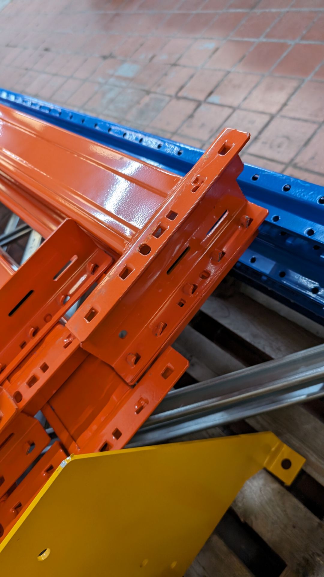 Quantity of pallet racking, comprising 4 off blue uprights each 900mm wide and 4500mm tall, 12 off o - Image 9 of 11