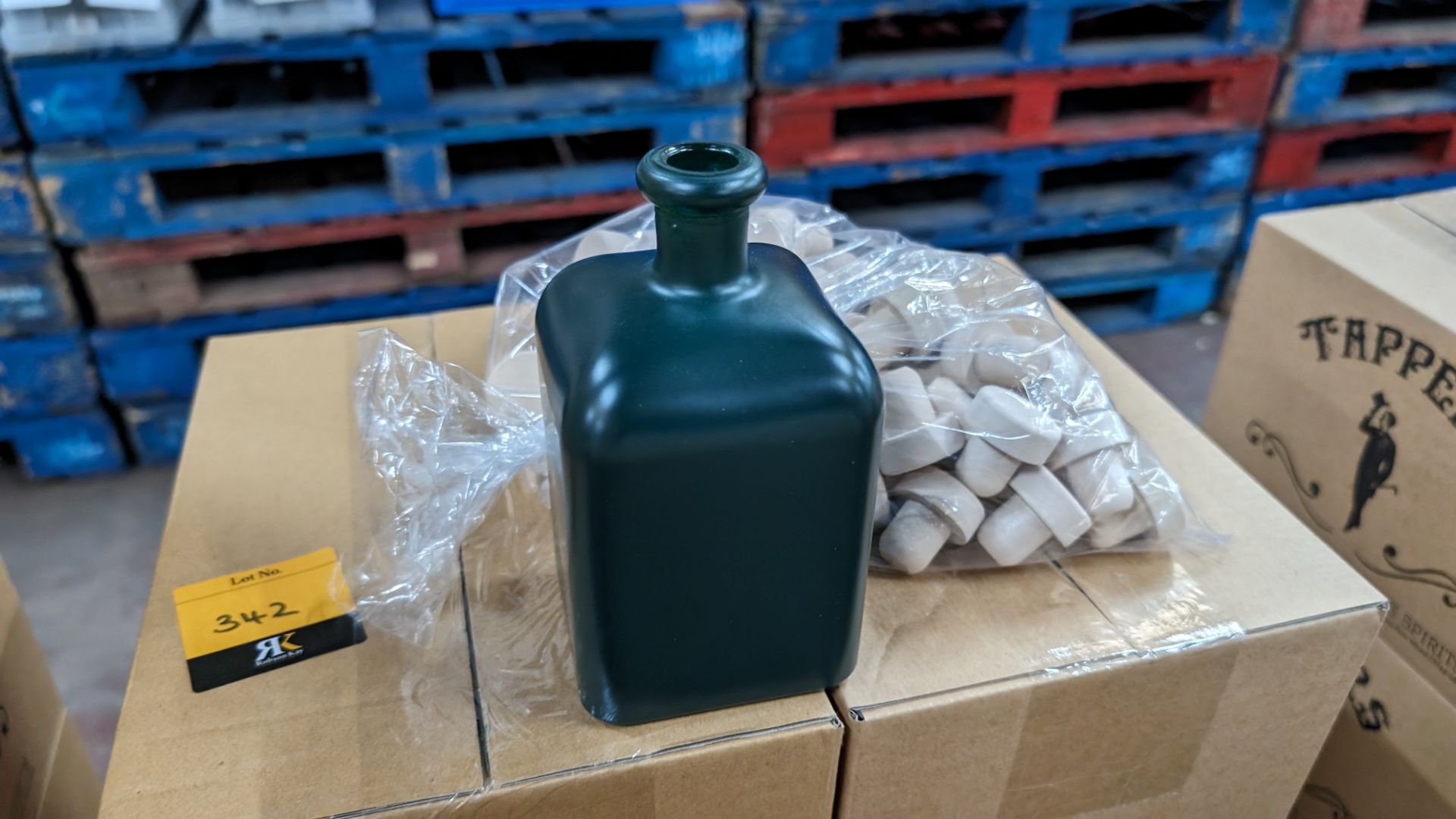 60 off 50cl/500ml professionally painted green glass bottles, each with a stopper. The bottles are - Image 4 of 4