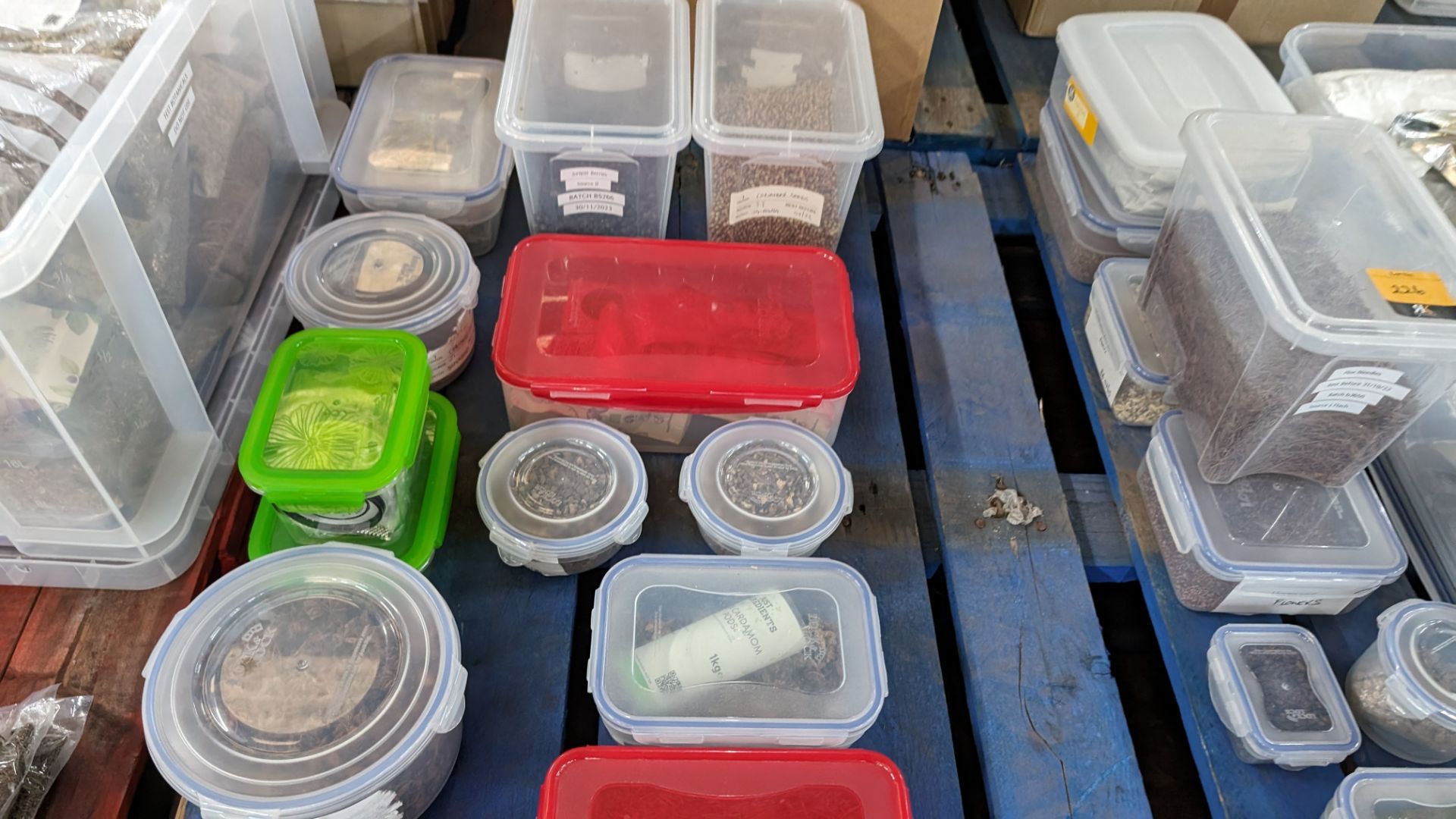 The contents of a pallet of assorted aromats and other dried ingredients, including the tubs/crates - Image 7 of 9
