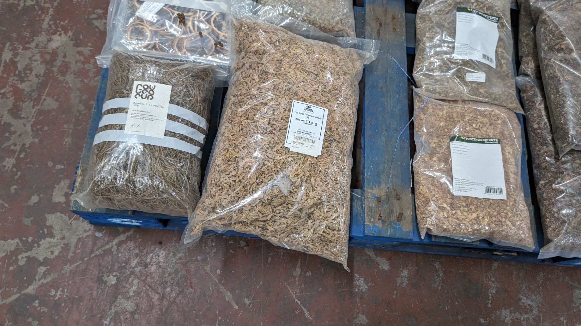 The contents of a pallet of assorted aromats, herbs and spices. NB: Please note many of these ite - Image 6 of 10