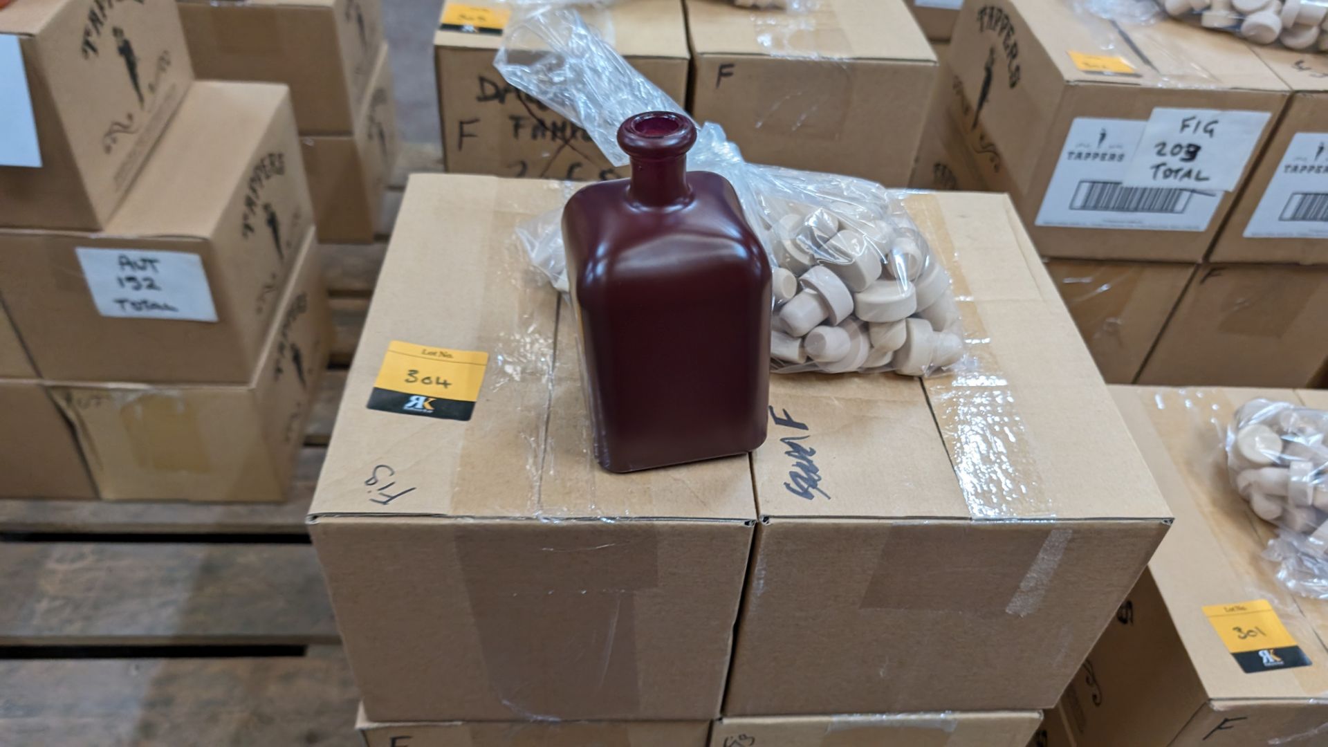 36 off 50cl/500ml professionally painted dark brown glass bottles, each including a stopper. The bo - Image 3 of 4