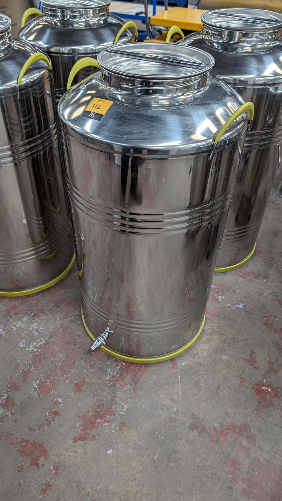 4 of 100L stainless steel milk churns, each with their own lid - Image 3 of 12