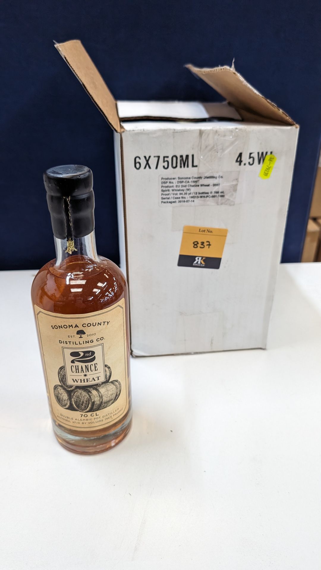 6 off 700ml bottles of Sonoma County 2nd Chance Wheat Double Alembic Pot Distilled Whiskey. In white - Bild 2 aus 9