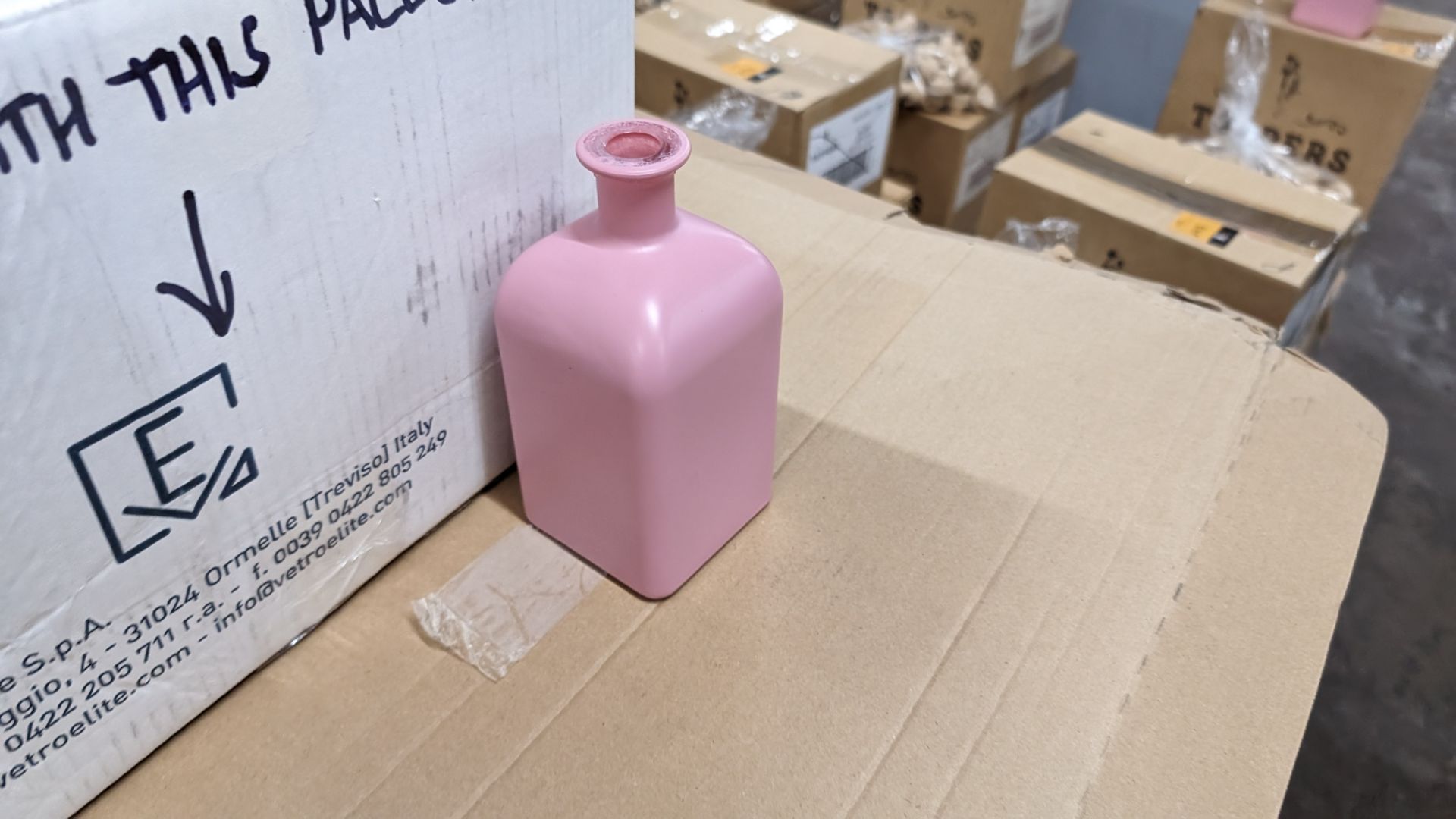 The contents of a pallet of professionally painted pink glass bottles, each bottles being 70c/700ml - Image 8 of 9