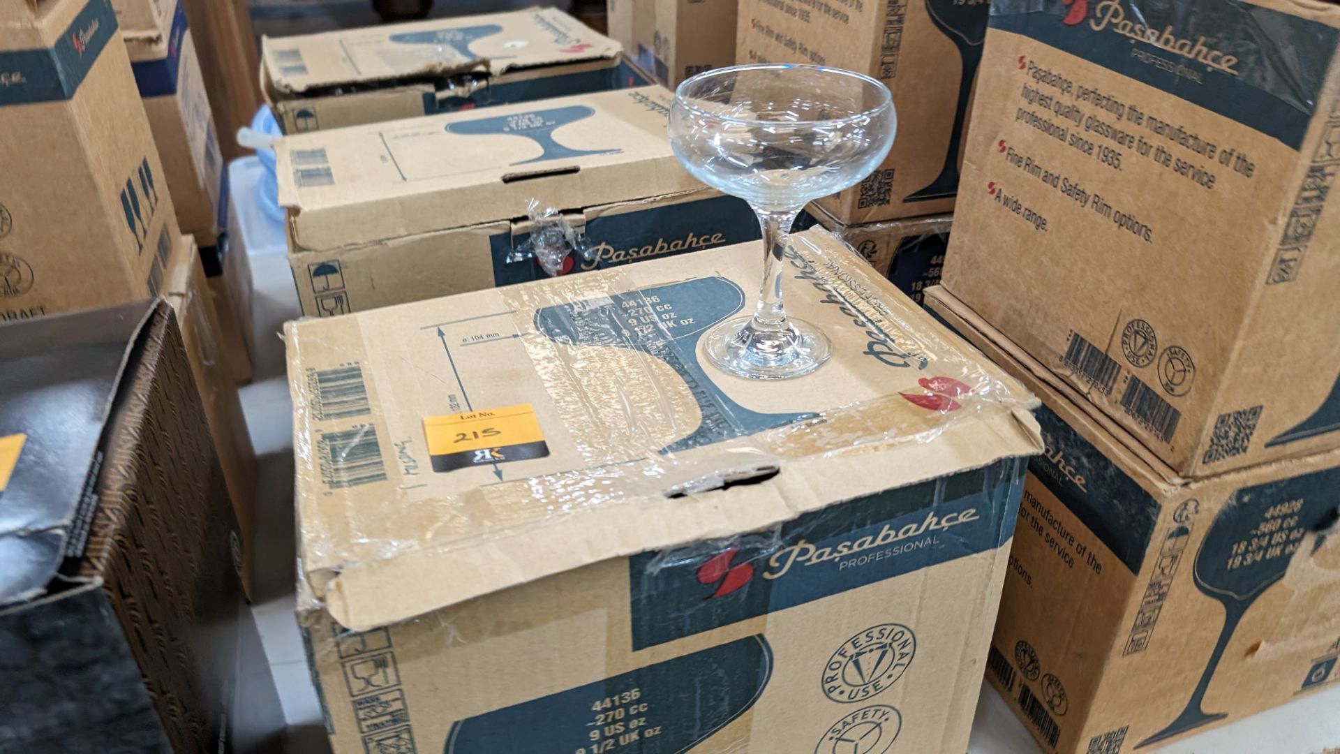 3 off boxes each with 12 cocktail/traditional champagne glasses - Bild 3 aus 4