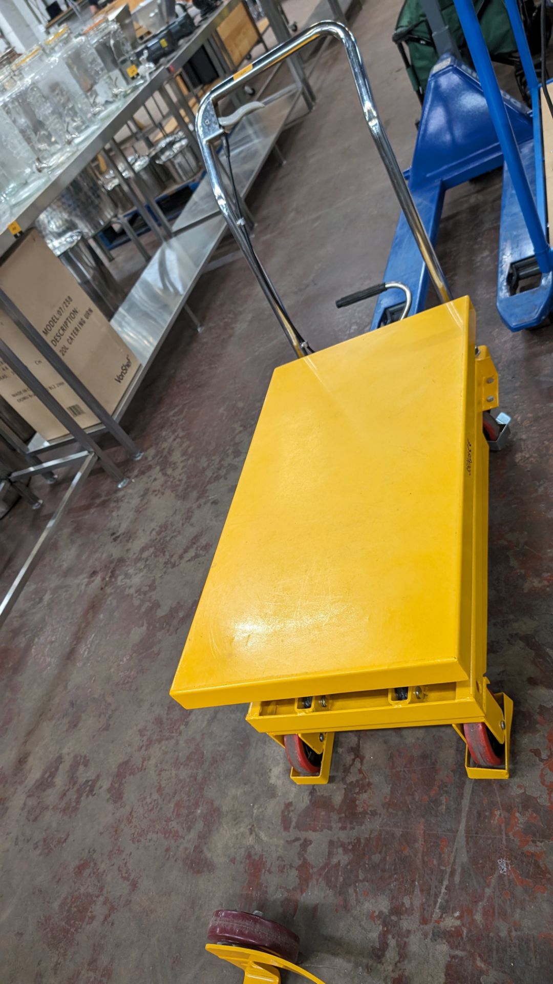 Mobile manual lifting table - Image 6 of 6