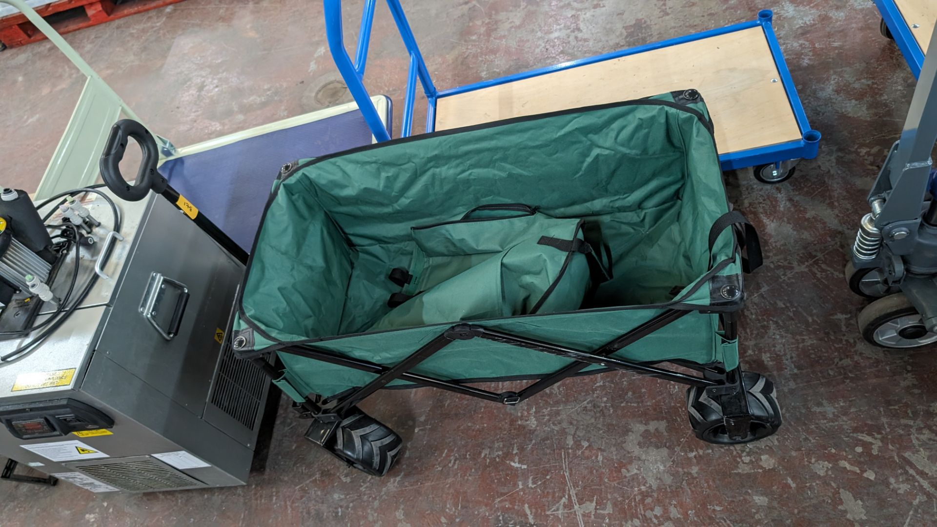 Outsunny folding metal and fabric trolley plus zip-up bag for use with same - Image 2 of 4