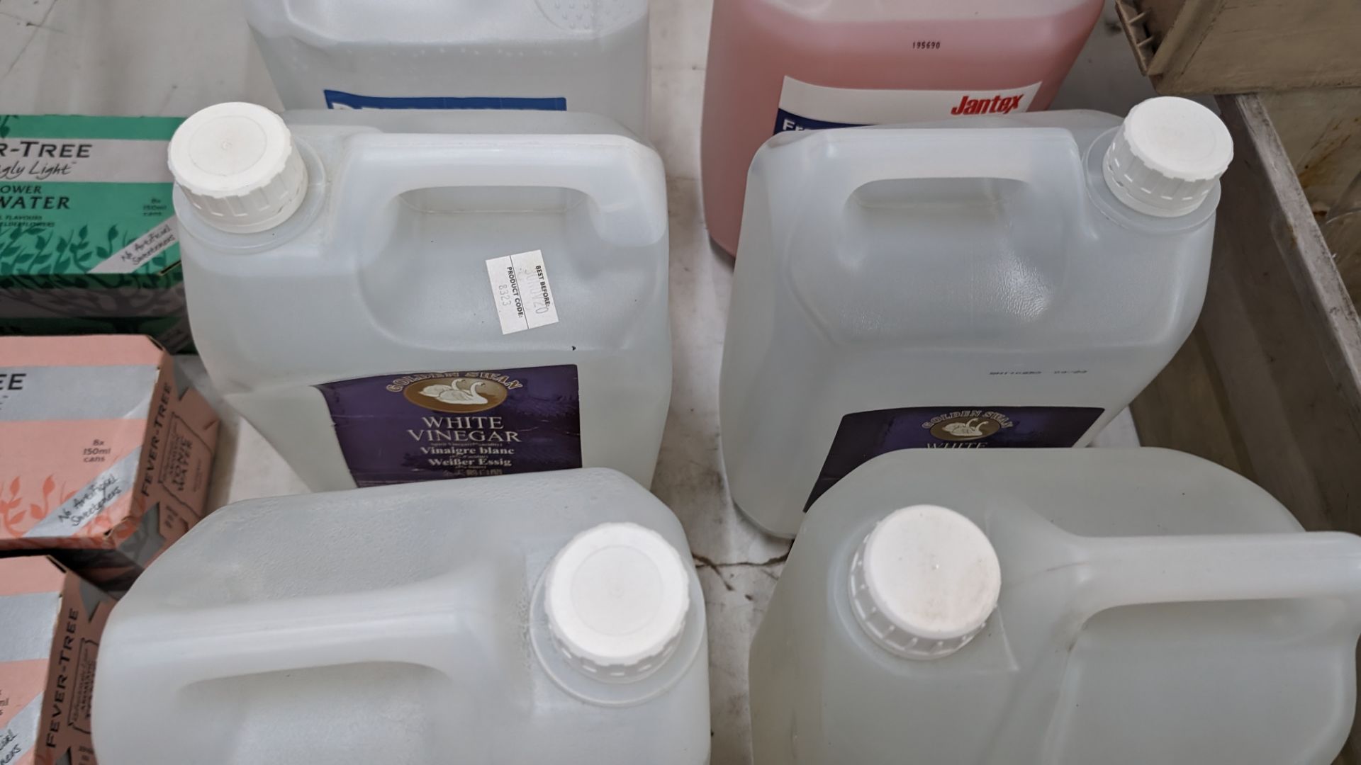 10 off 5L tubs of white and distilled malt vinegar, plus other liquids - Image 6 of 7