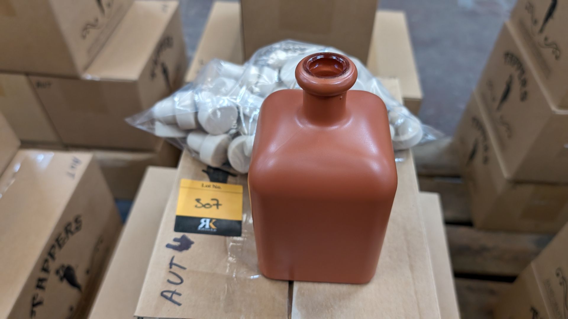 30 off 50cl/500ml professionally painted terracotta brown glass bottles, each including a stopper. - Image 4 of 4