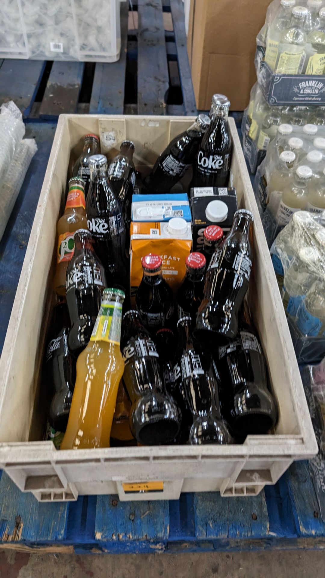 The contents of a crate of assorted soft drinks - mostly with a best before date of 2024 - Image 2 of 5