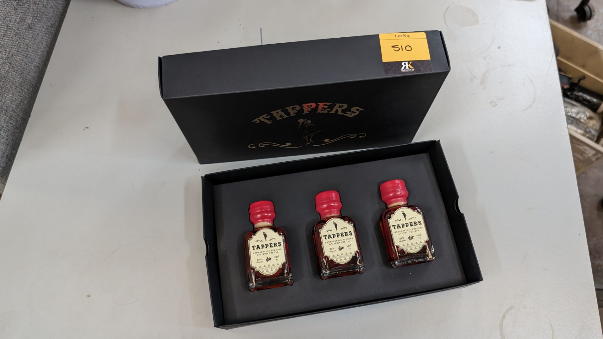 3 off 100ml bottles of Tappers Hydropathic Pudding Fruit Cup, 32% ABV, including a Tappers branded p - Bild 5 aus 5