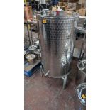 Large stainless steel cylindrical tank with lid. Capacity 300L