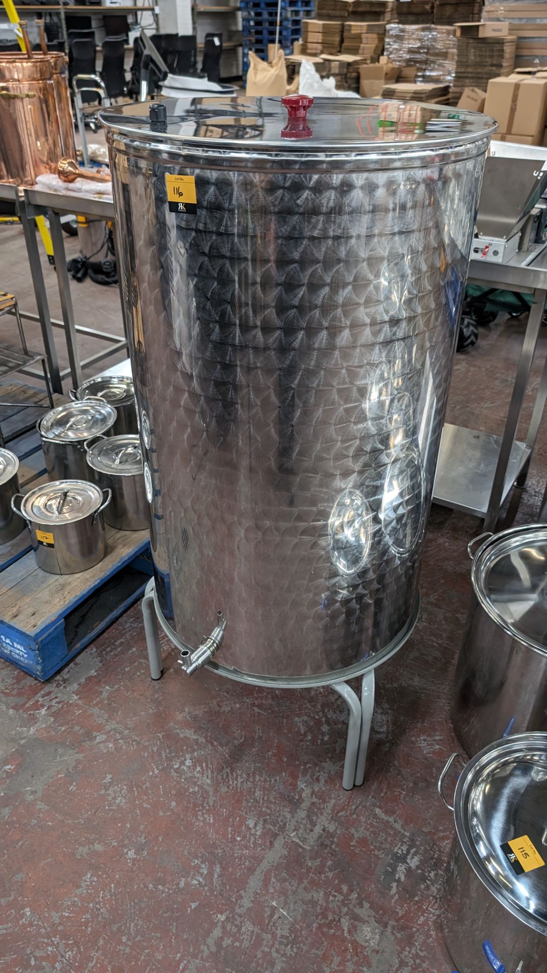 Large stainless steel cylindrical tank with lid. Capacity 300L