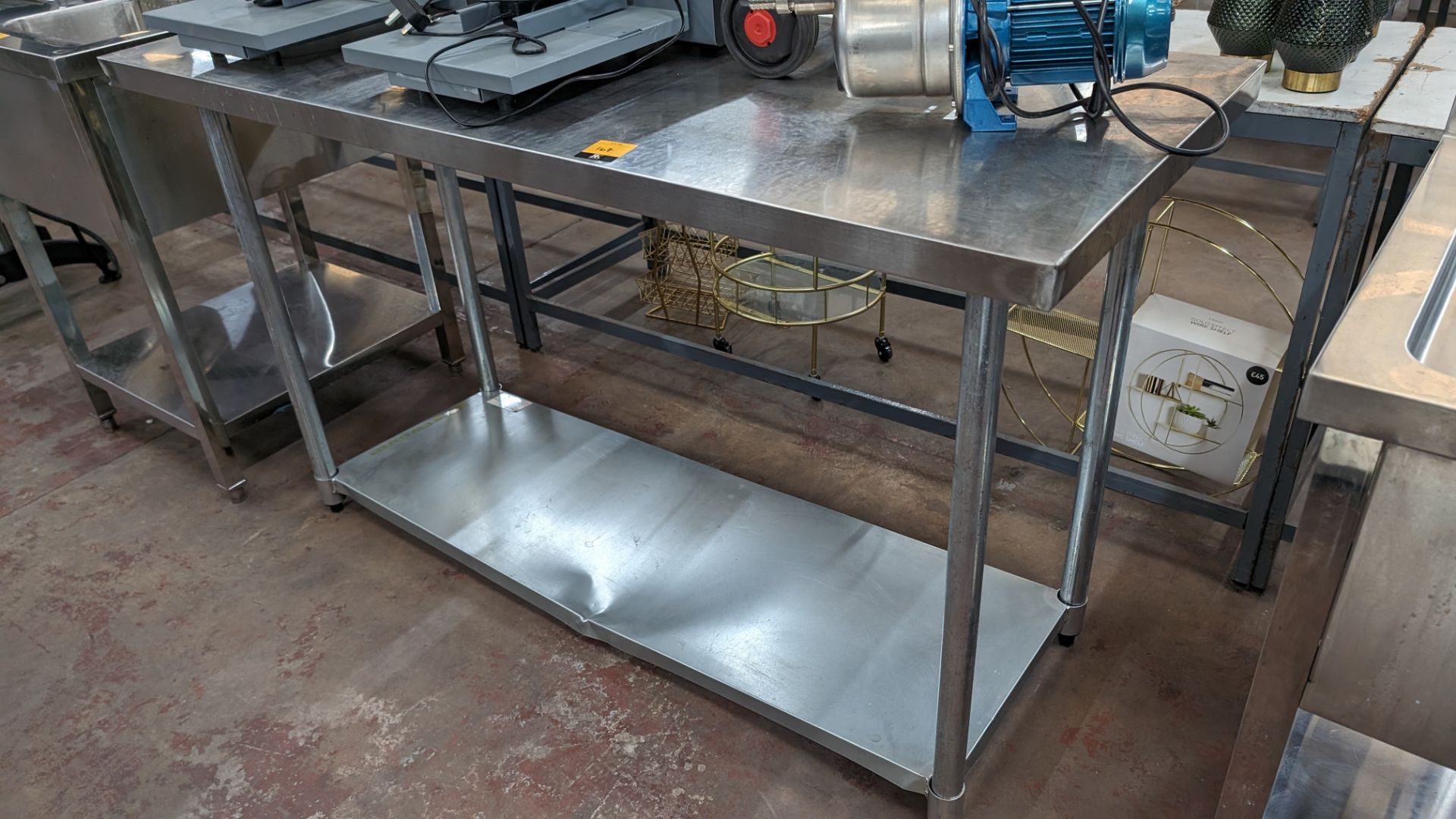 Stainless steel twin tier table, max dimensions: 890mm x 610mm x 1530mm
