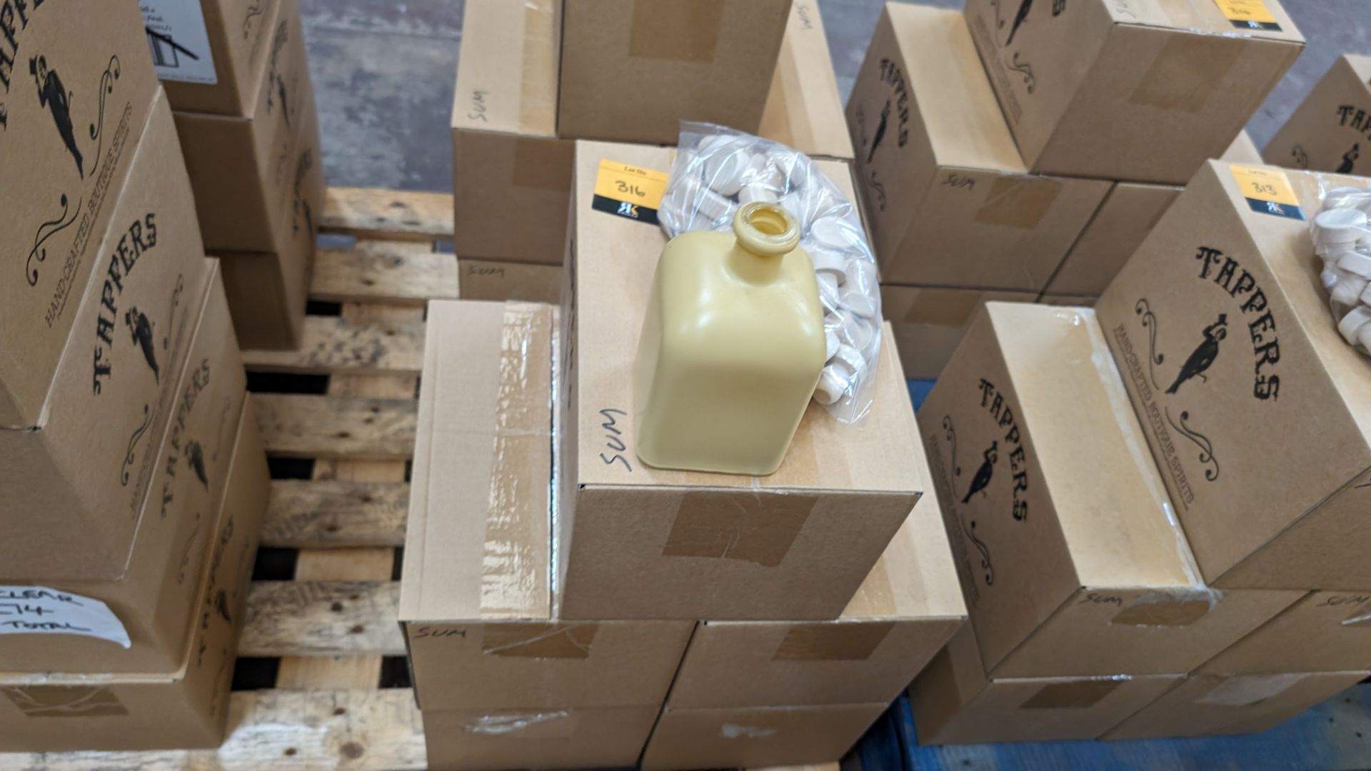 30 off 50cl/500ml professionally painted beige glass bottles, each including a stopper. The bottles - Image 2 of 4