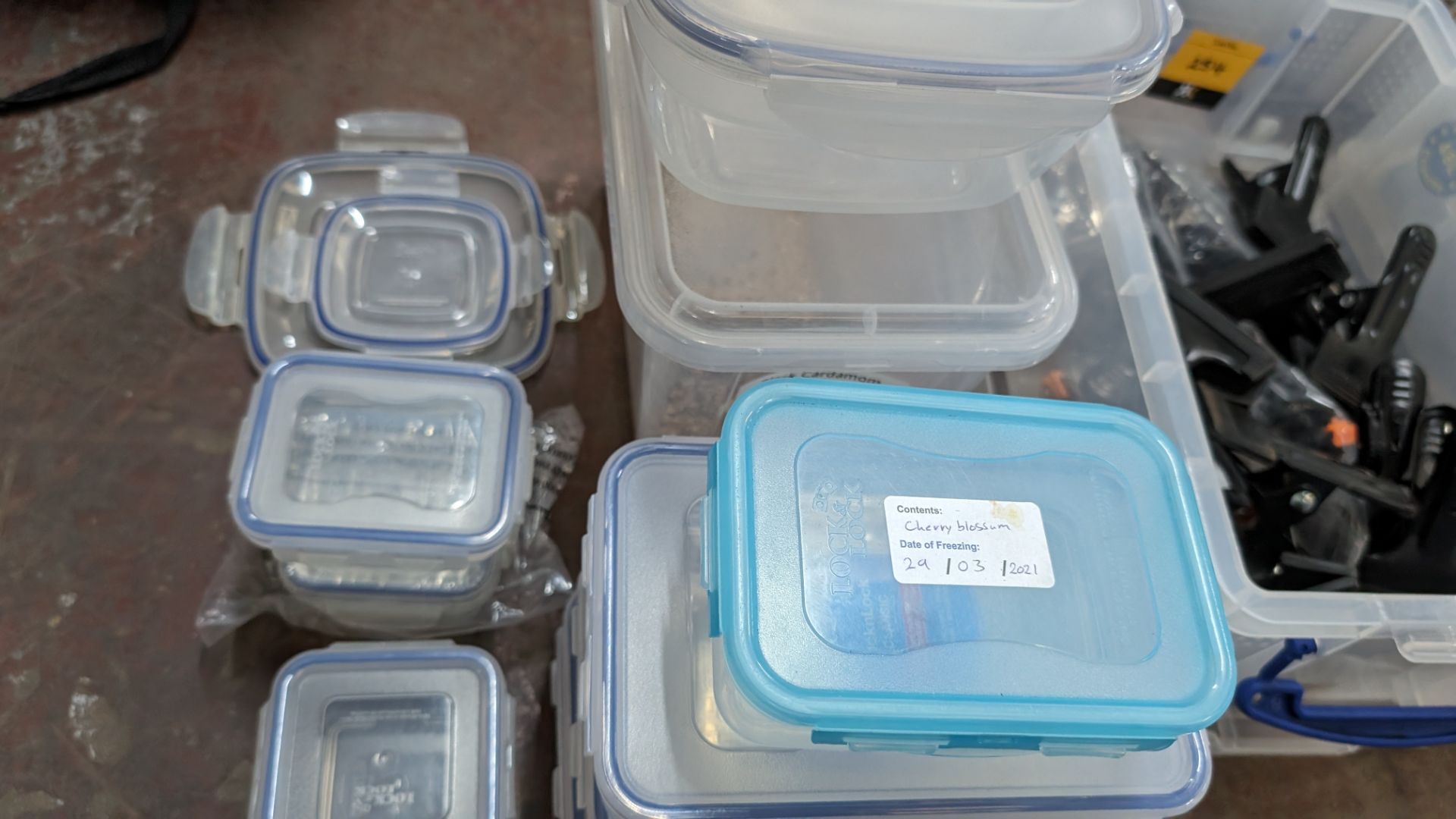 Quantity of plastic storage containers - Image 3 of 5