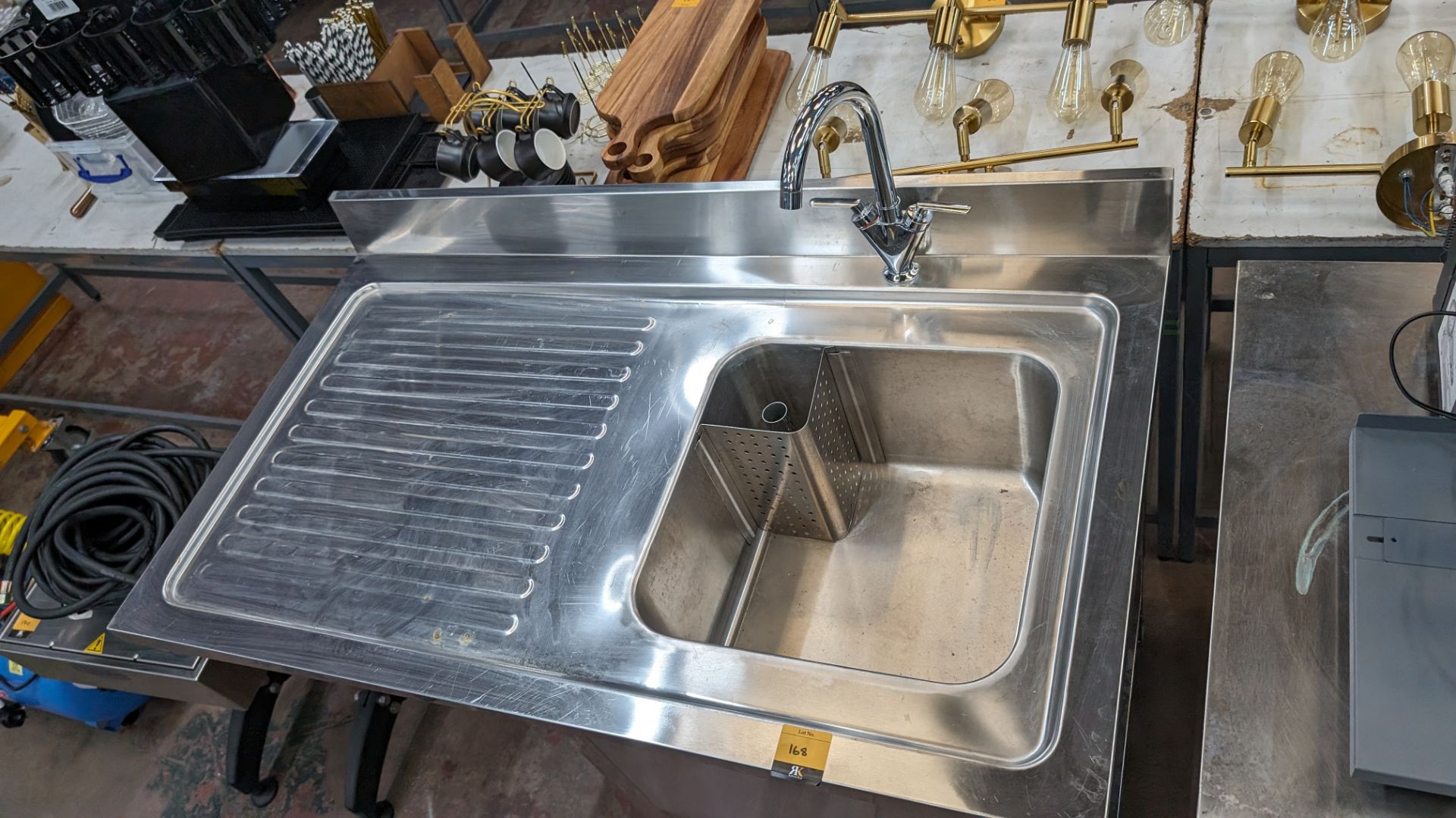 Stainless steel floor standing basin with drainer to the side plus mixer tap - Bild 4 aus 5